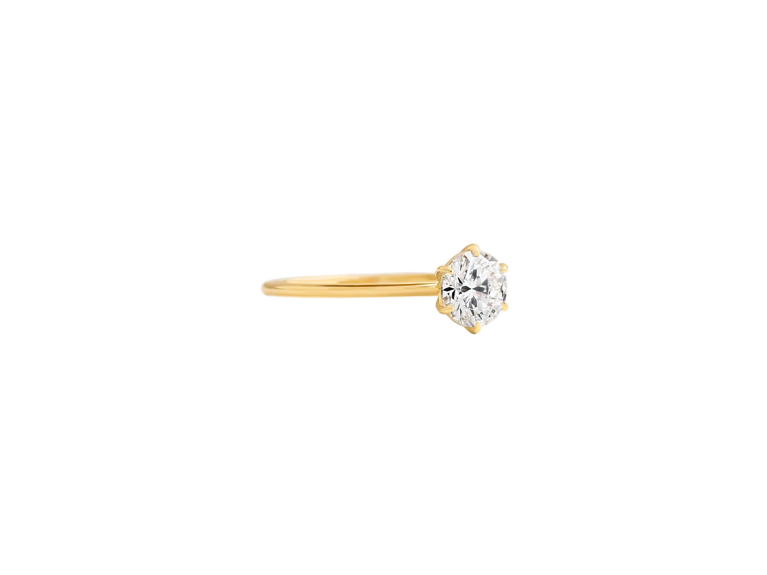 Round brilliant cut moissanite  14k gold ring For Sale 1