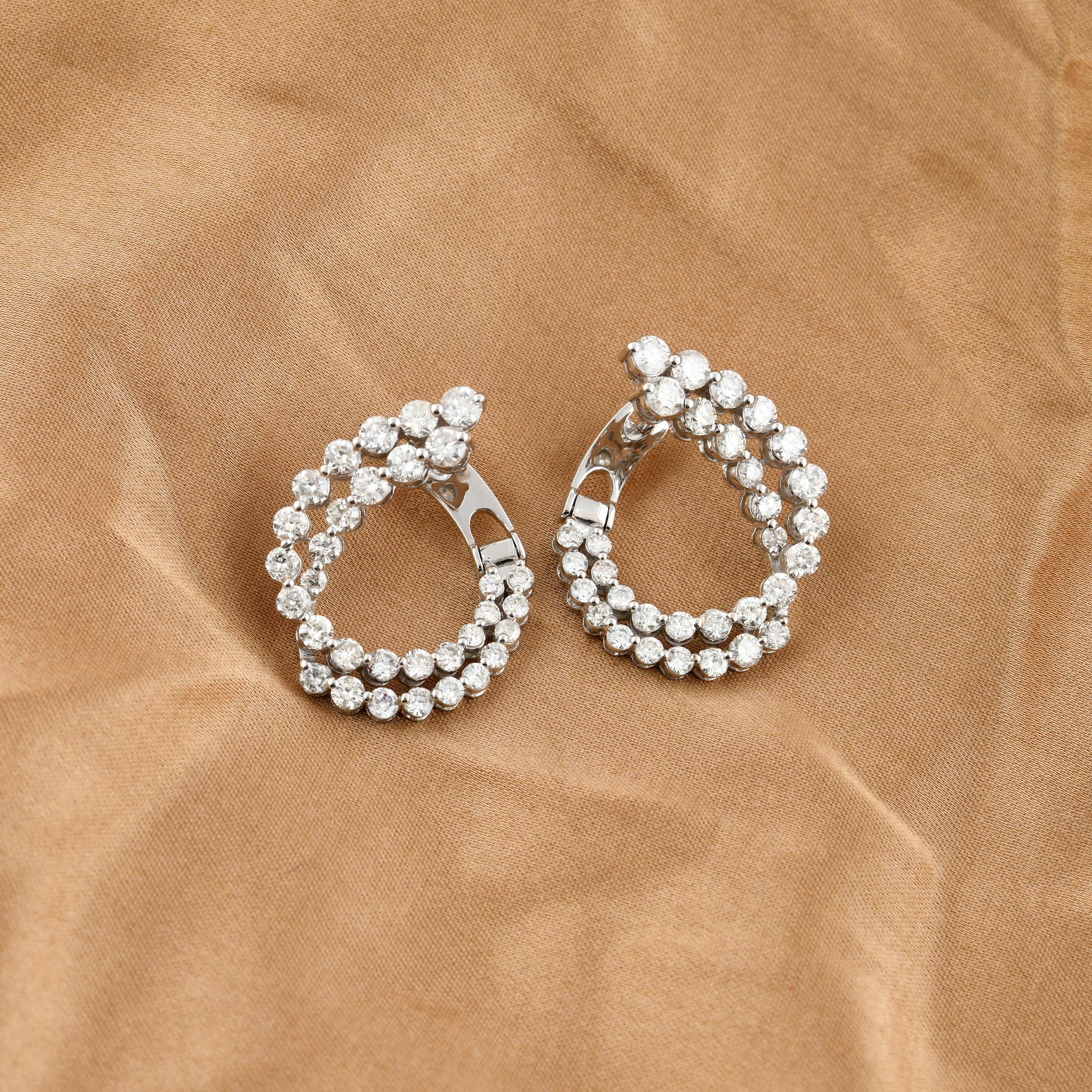 Boucles d'oreilles en or blanc 14k avec diamants naturels de taille ronde et brillante Neuf - En vente à Diera, Dubai