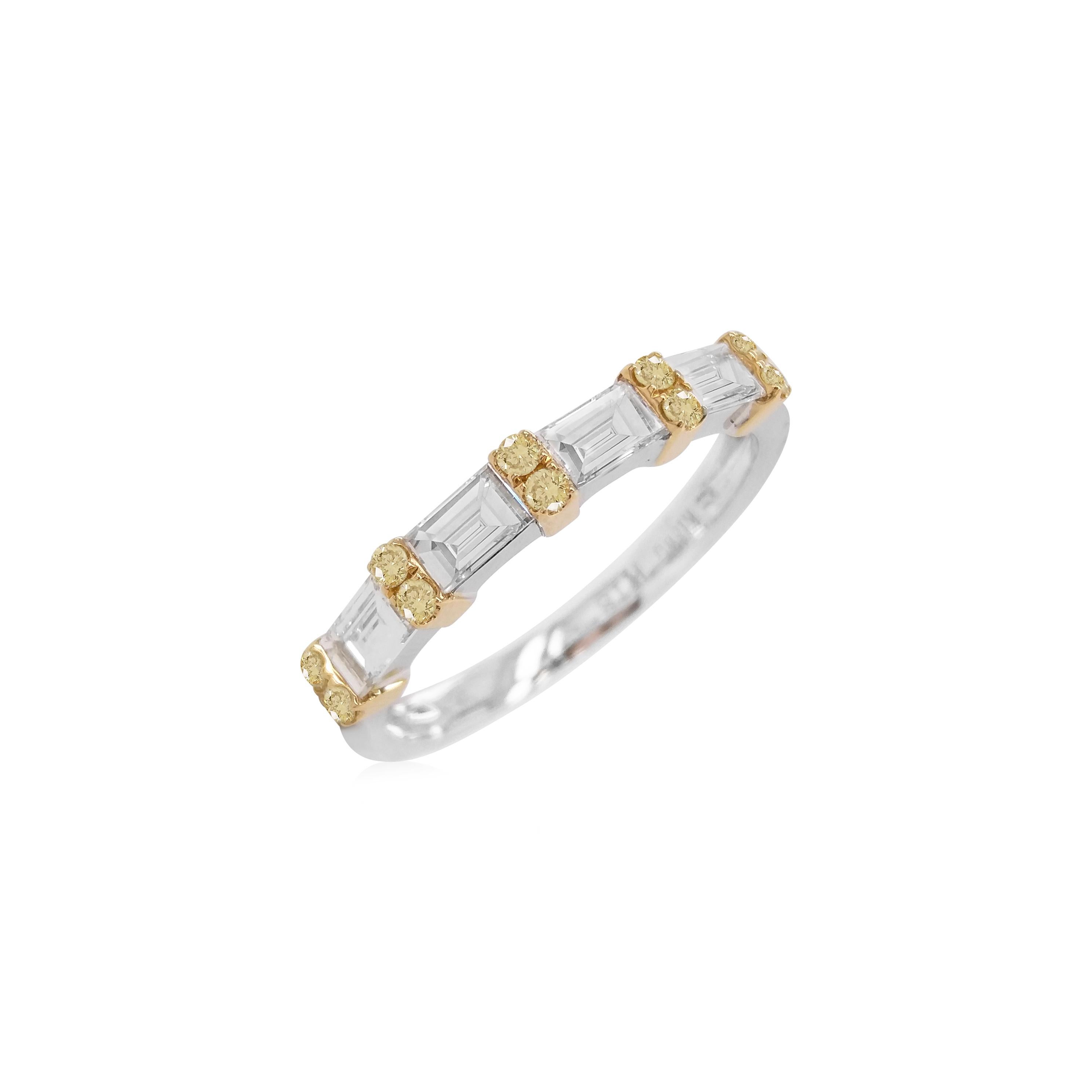 Contemporary Round Brilliant Cut Yellow Diamond and baguette White Diamond 18K Gold Band Ring For Sale
