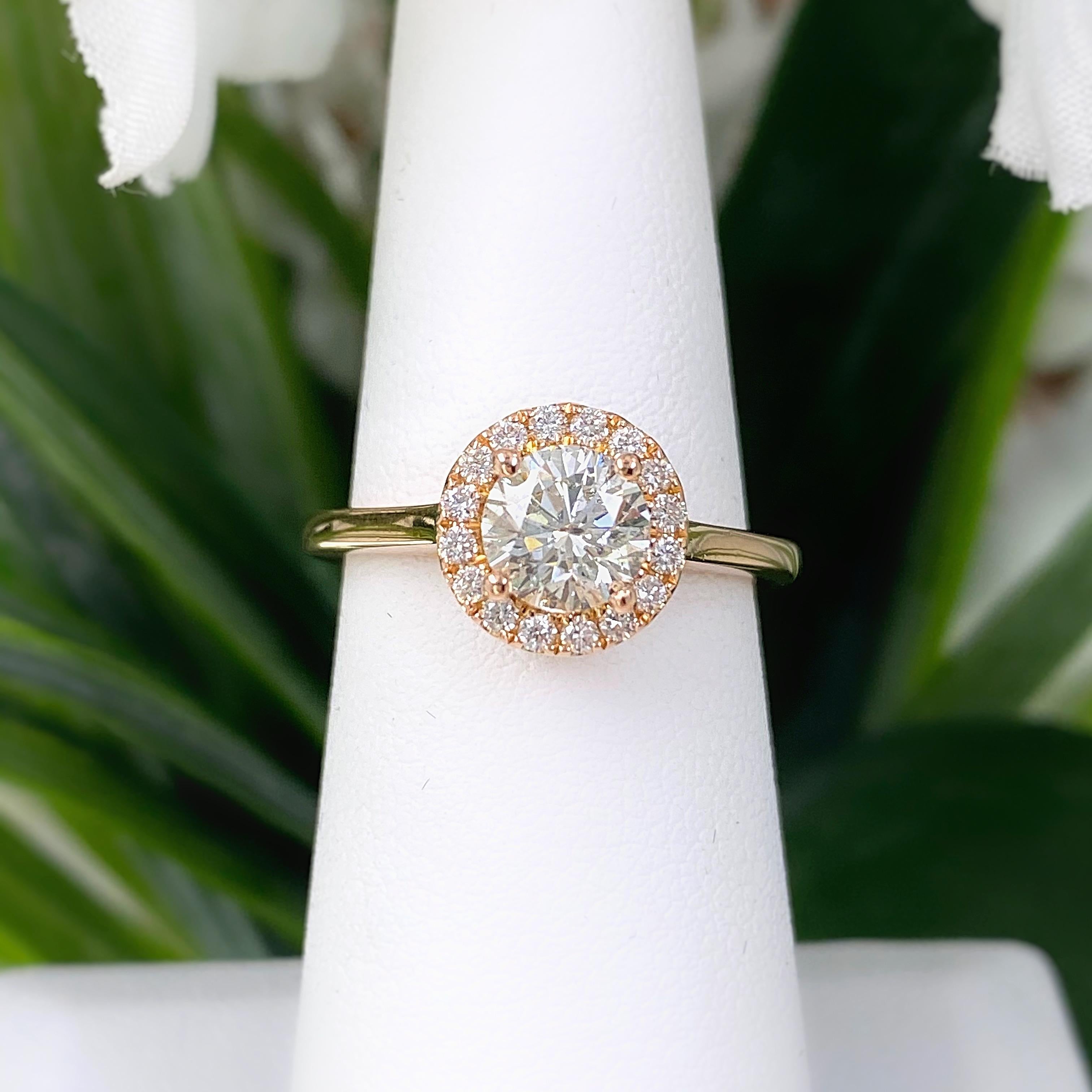 Bague en or rose 14 carats avec diamants ronds brillants de 1,07 carat et halo de diamants certifiés GIA en vente 2