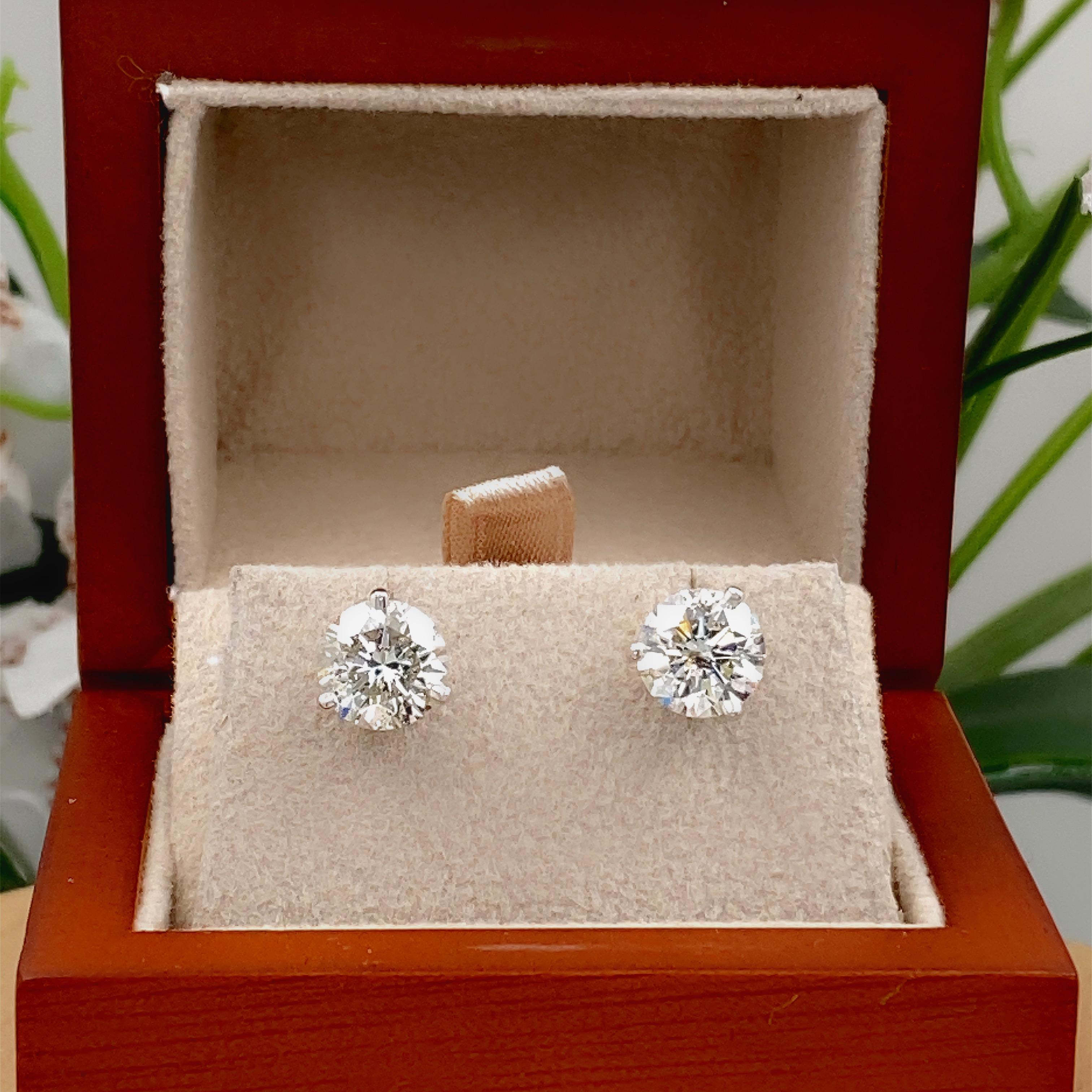 Round Brilliant Diamond 3.17 Tcw Martini Set Stud Earrings 14kt White Gold For Sale 5