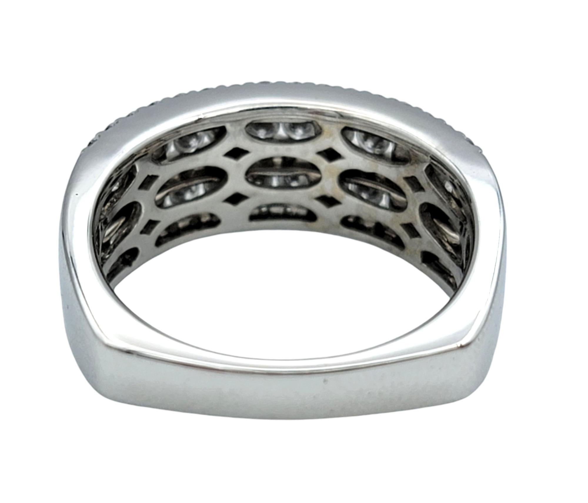 Contemporaneo Anello a fascia larga con diamante tondo brillante a 5 file in oro lucido 18 carati, F-G / VS in vendita