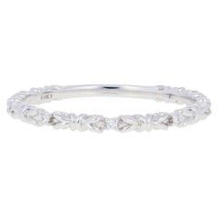 Round Brilliant Diamond-Accented Wedding Band, 14 Karat White Gold Women
s Ring