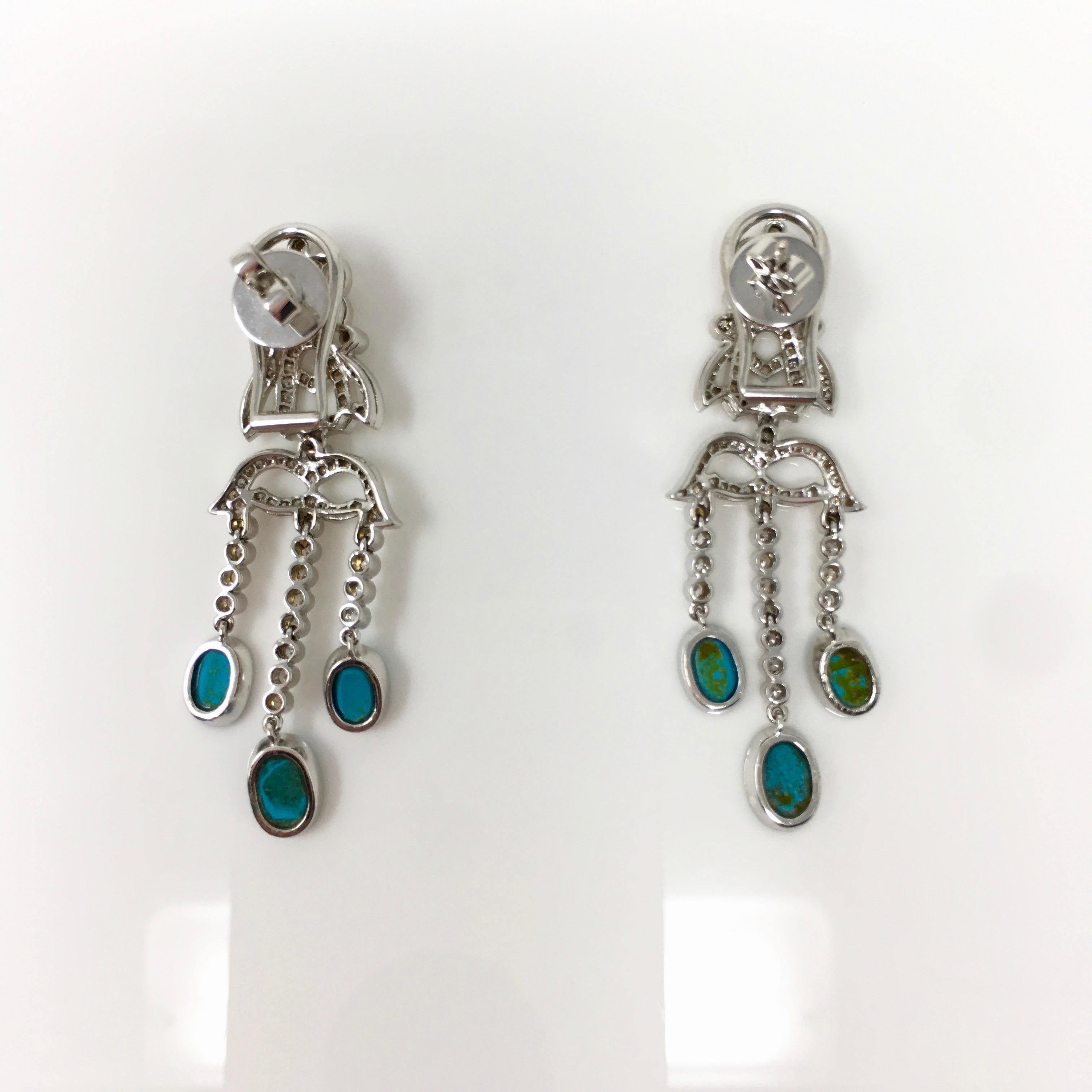 Contemporain Pendentif trois pièces en or 18 carats serti de diamants ronds et de turquoises en vente