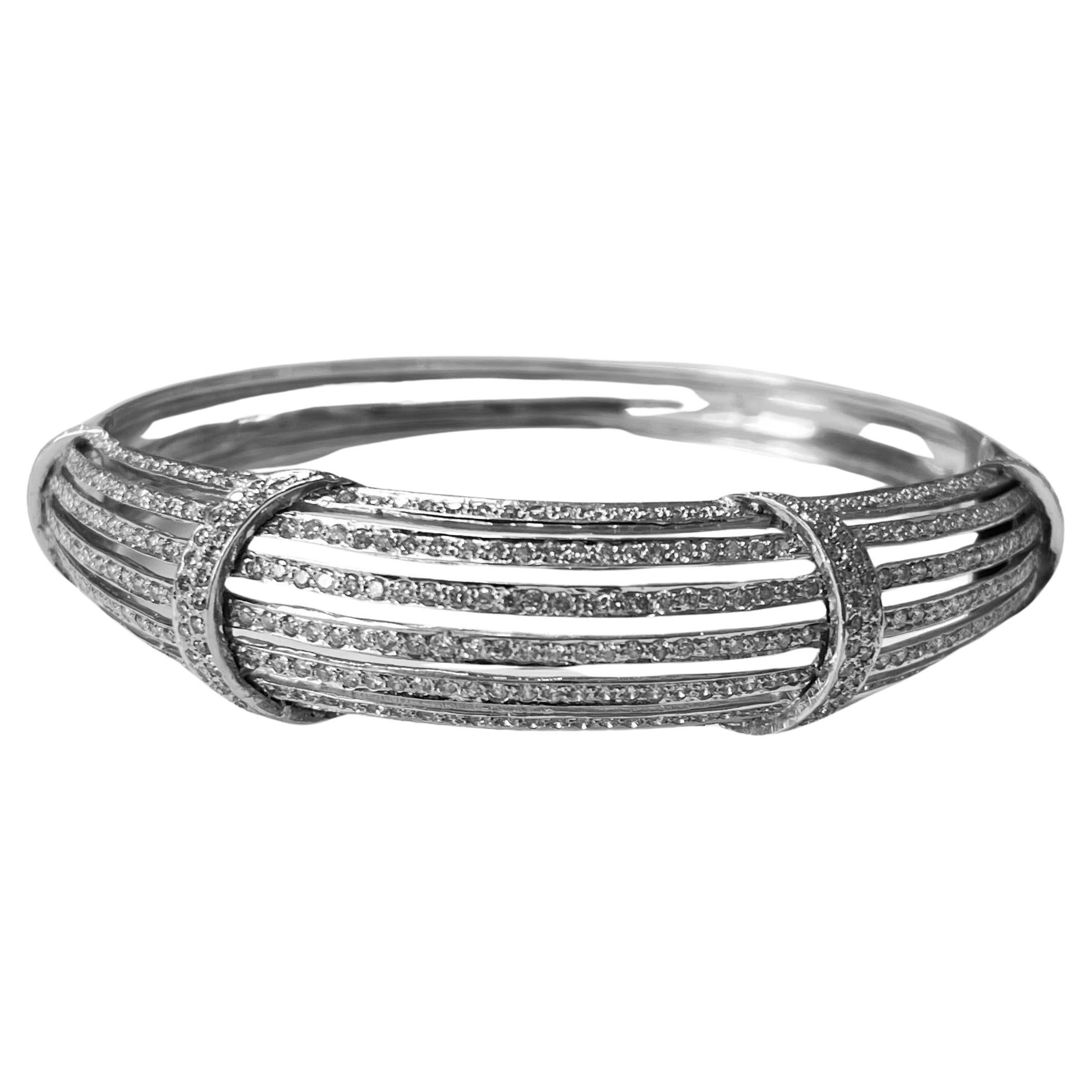 Bracelet en or blanc 18 carats avec diamants ronds et brillants en vente