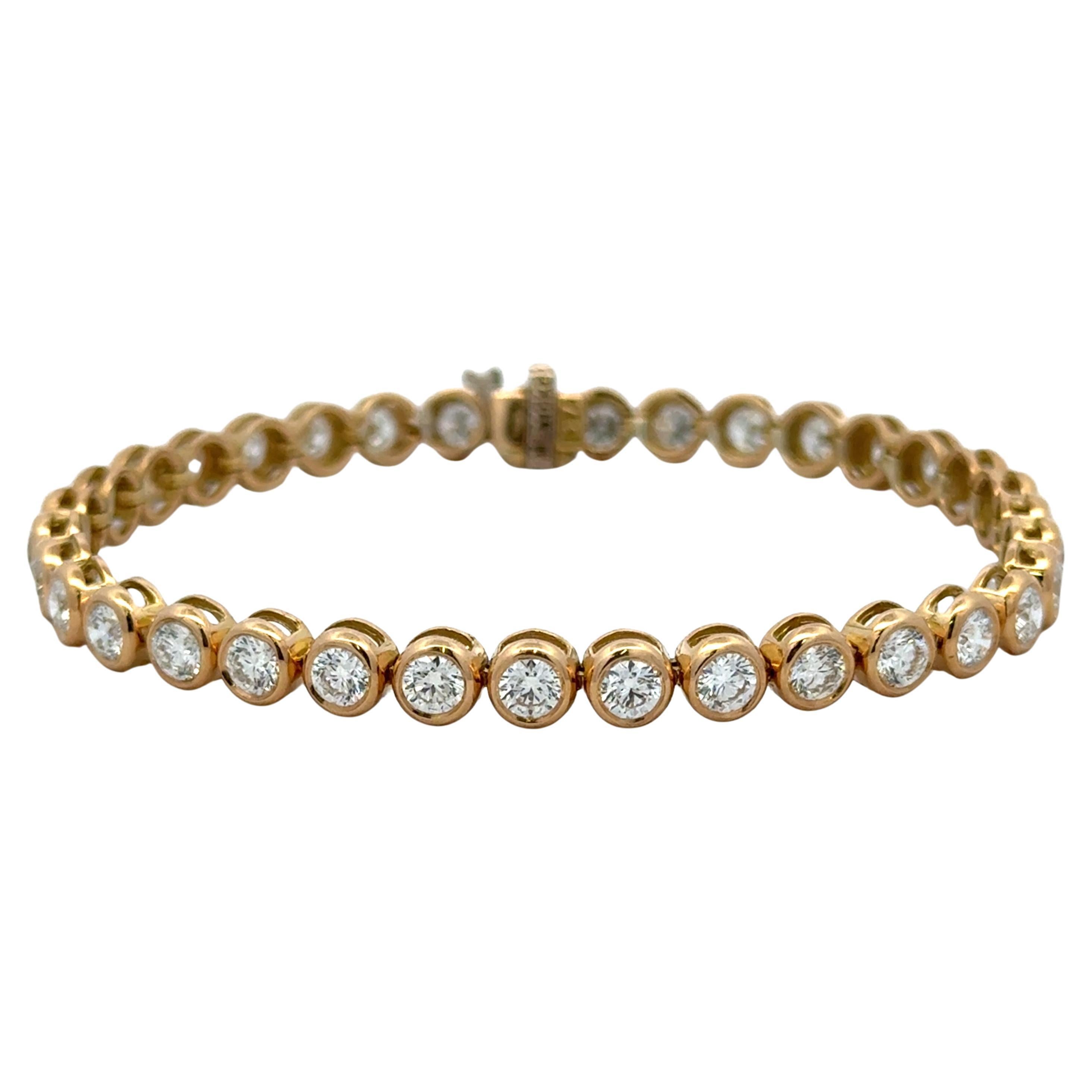 Bracciale da tennis con lunetta di diamanti tondi e brillanti 5,70 carati in oro giallo 18 carati in vendita