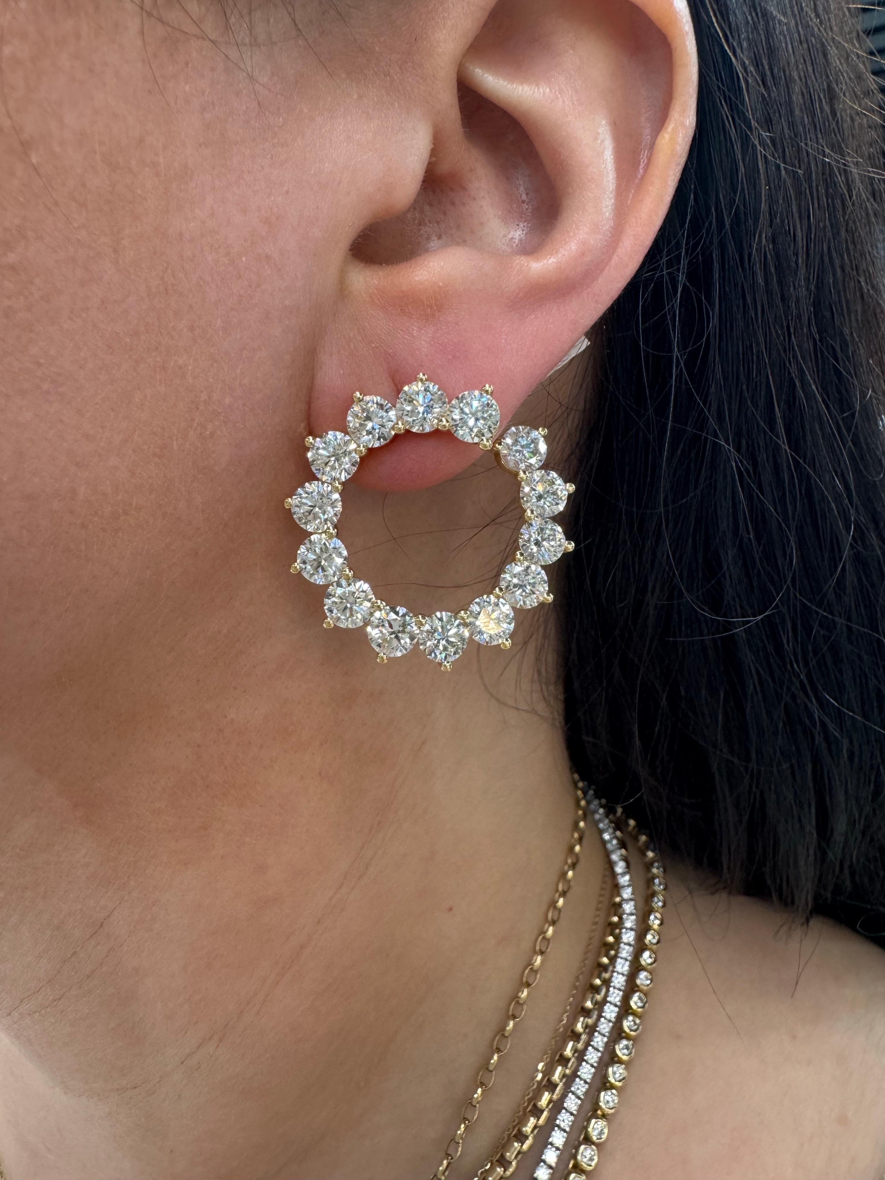 Orecchini circolari con diamanti tondi e brillanti 13,26 carati Oro giallo 18 carati In condizioni Nuovo in vendita a New York, NY
