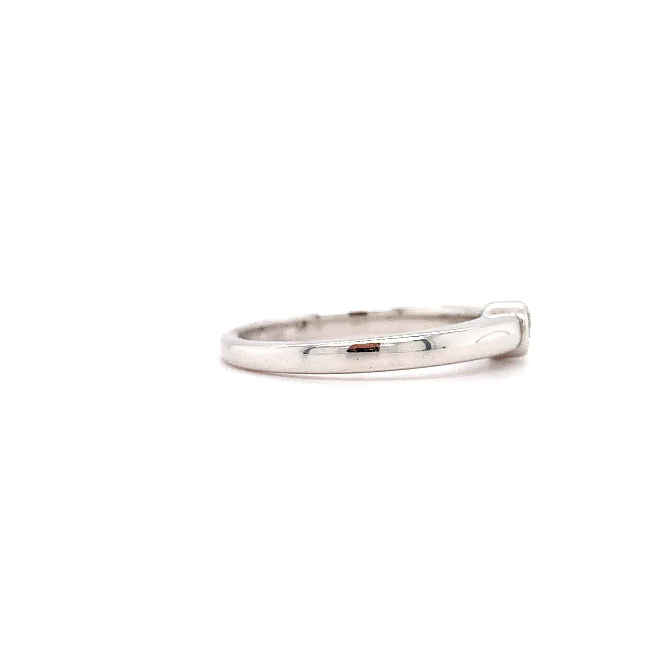 Round Cut Round brilliant diamond classic solitaire engagement ring 18k white gold For Sale