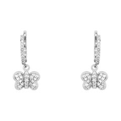 Pendientes de oro blanco de 14 quilates con diamantes brillantes redondos colgantes en forma de mariposa