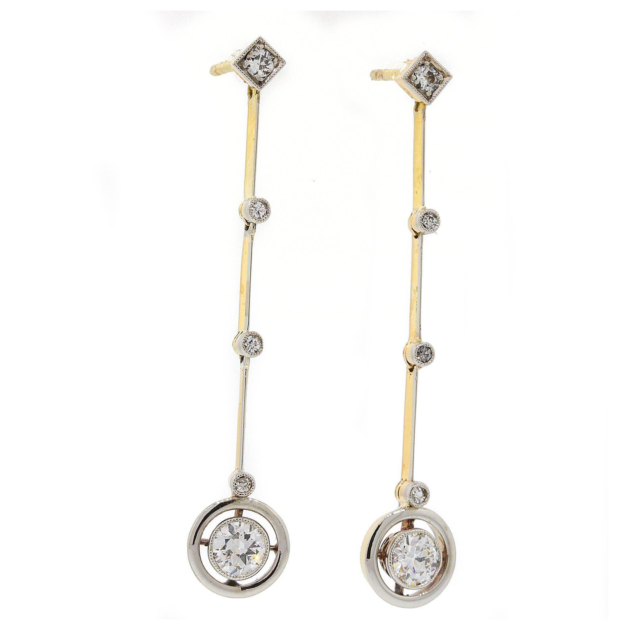 Boucles d'oreilles pendantes avec diamants ronds et brillants en vente 1