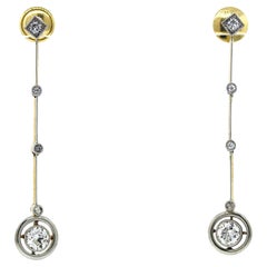 Boucles d'oreilles pendantes avec diamants ronds et brillants