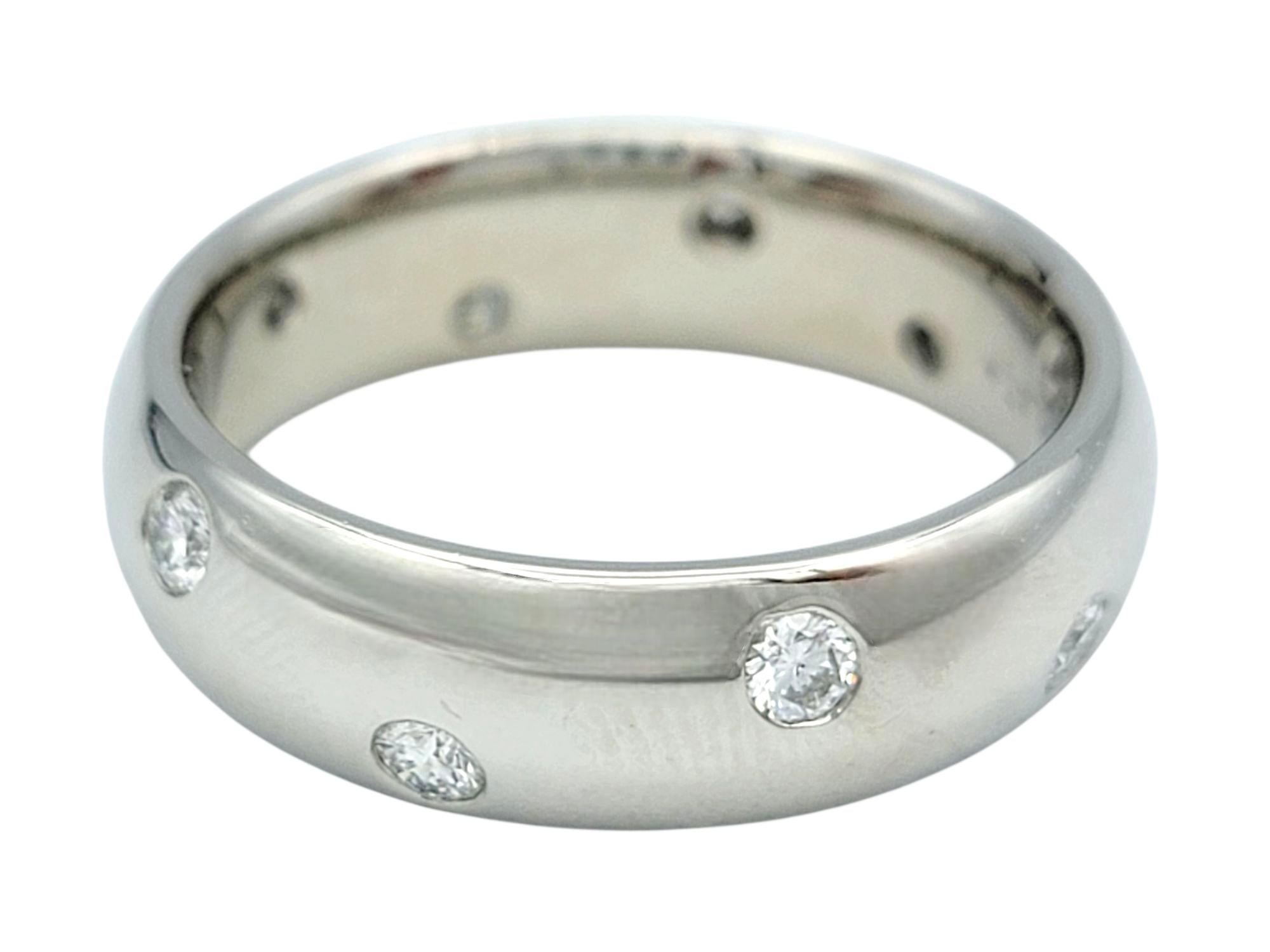 Round Brilliant Diamond Etoile Eternity Band Ring in Polished Platinum im Zustand „Gut“ im Angebot in Scottsdale, AZ