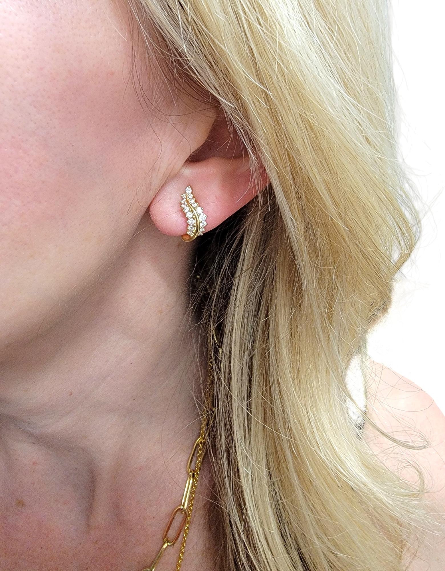 Round Brilliant Diamond Fern Leaf Clip-On Earrings in 18 Karat Yellow Gold For Sale 3