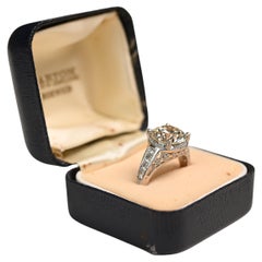 Anello con diamante tondo brillante (GIA circa 4,00 carati) incastonato, platino
