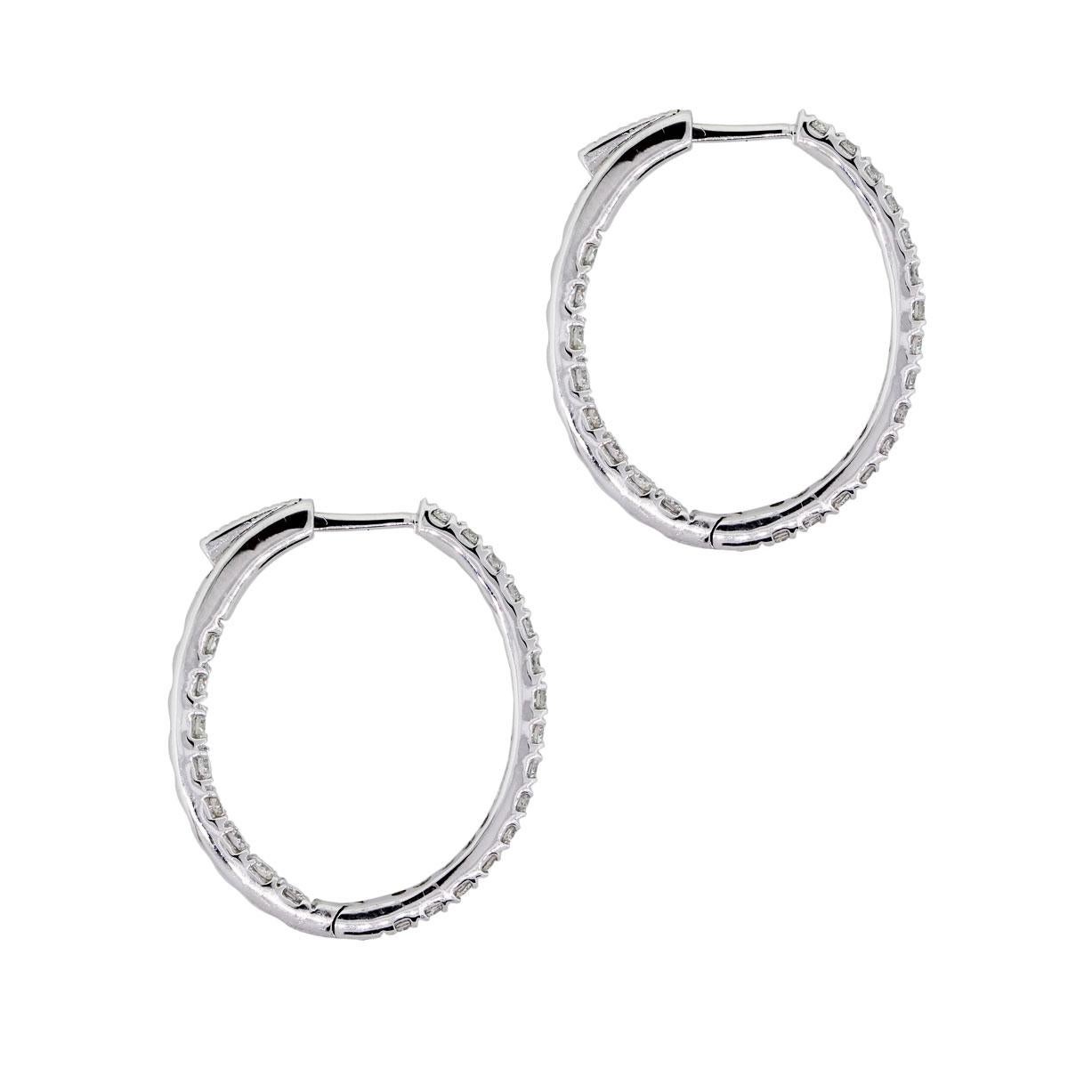 Material: 14k white gold
Diamond Details: Approximately 1ctw of round brilliant diamonds.
Measurements: 1″x 0.09″ x 0.84″
Earrings Backs: Hinged Backs
Total Weight: 5g (3.2dwt)
Additional Details: This item comes with a presentation box!
SKU: