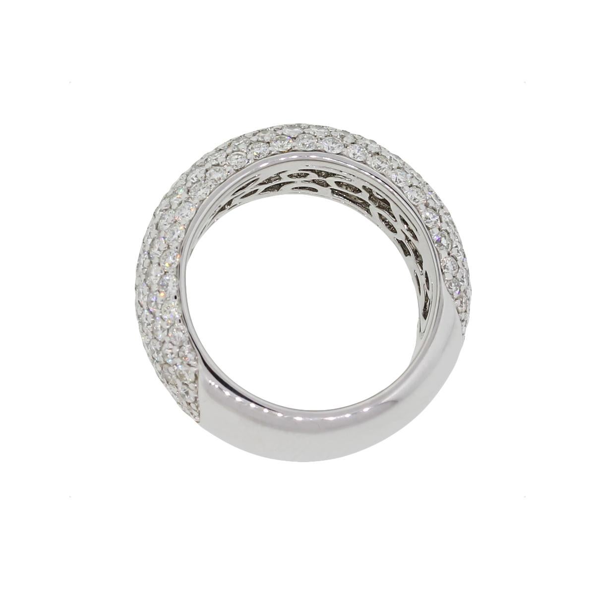 Material: 18k white gold
Diamond Details: Approximately 3.67ctw of round brilliant diamonds. Diamonds are G/H in color and VS in clarity
Ring Size: 7.50
Ring Measurements: 0.97″ x 0.41″ x 0.97″
Total Weight: 15.5g (10dwt)
Additional Details: This