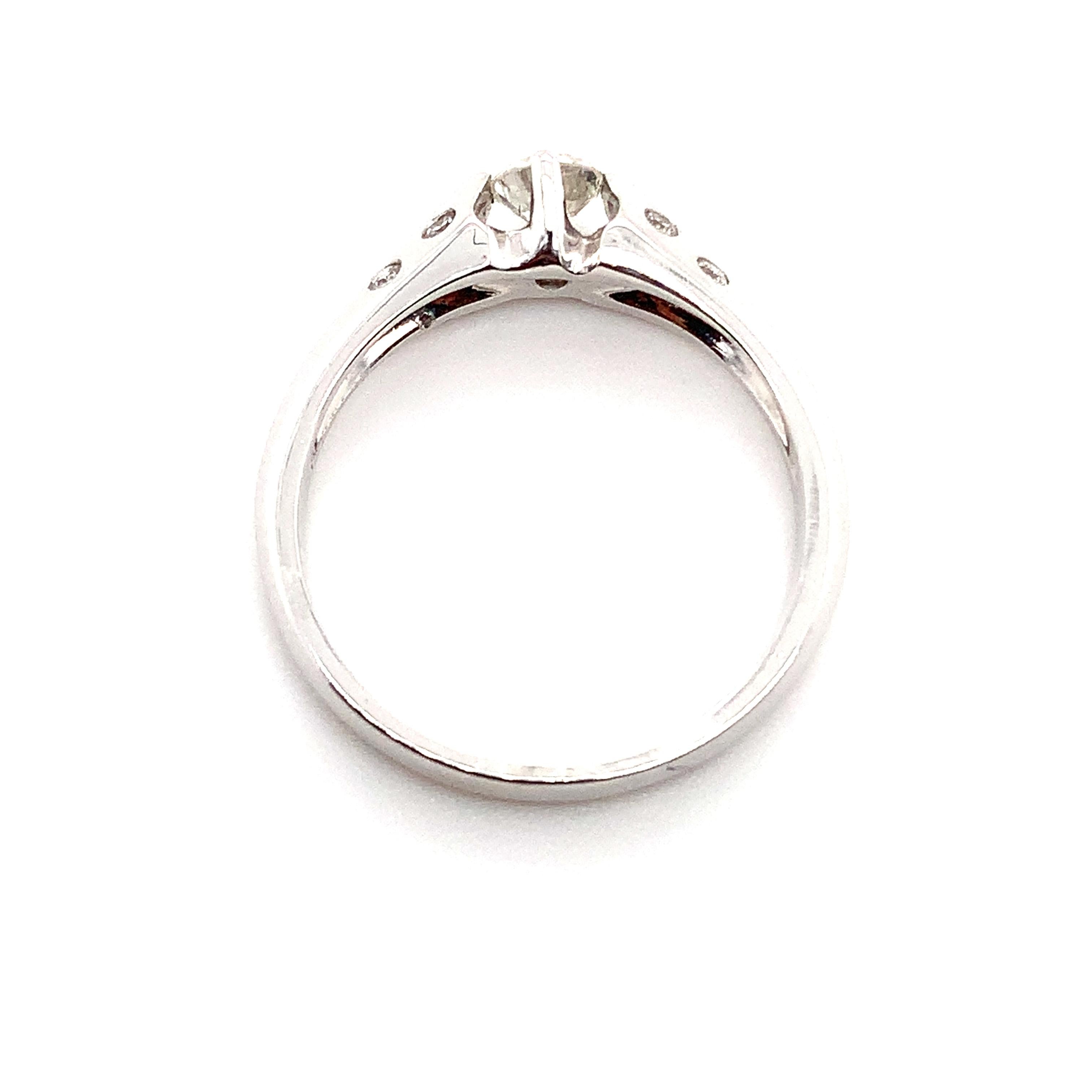 Round brilliant diamond solitaire engagement ring 18k white gold In New Condition For Sale In London, GB