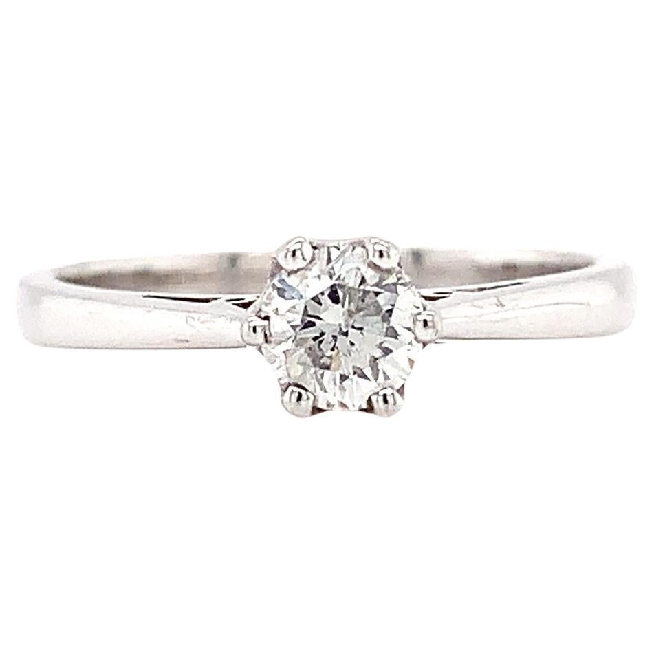 Anillo de compromiso solitario de diamante brillante redondo 18k oro blanco