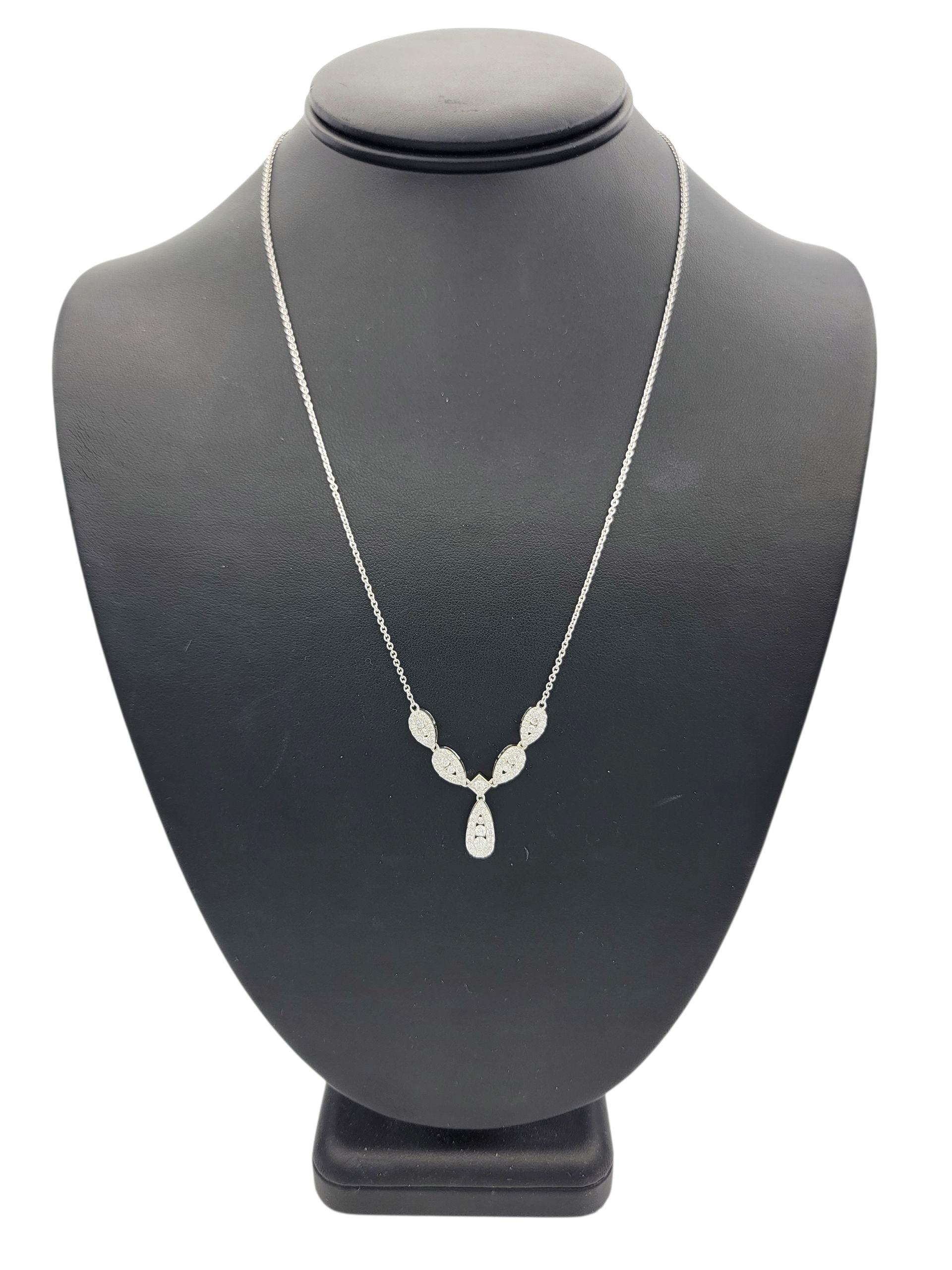 Collana a goccia con diamanti tondi e brillanti in oro bianco lucido 14 carati in vendita 5
