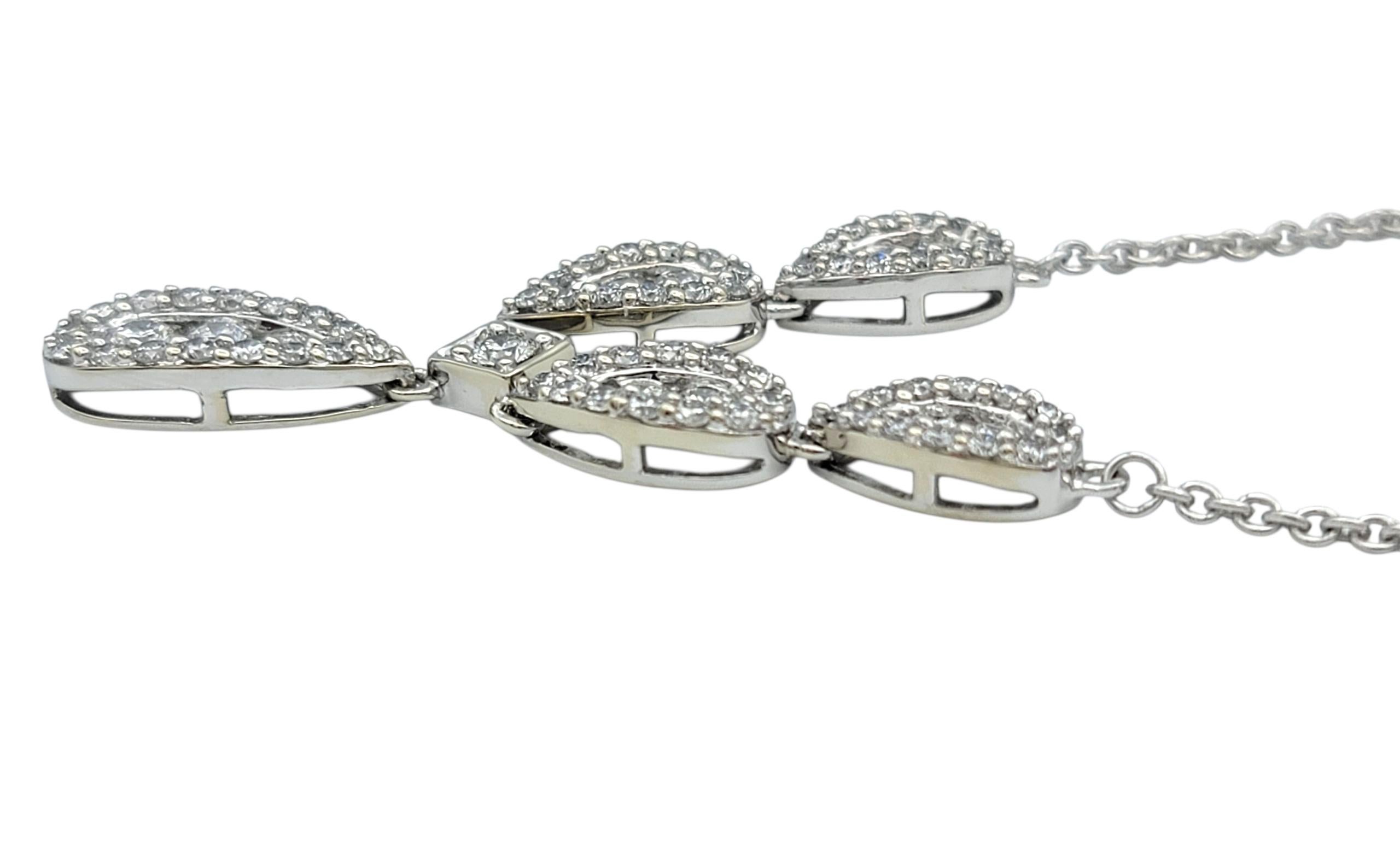 Collana a goccia con diamanti tondi e brillanti in oro bianco lucido 14 carati in vendita 1