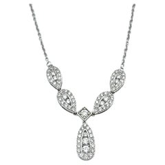 Collana a goccia con diamanti tondi e brillanti in oro bianco lucido 14 carati