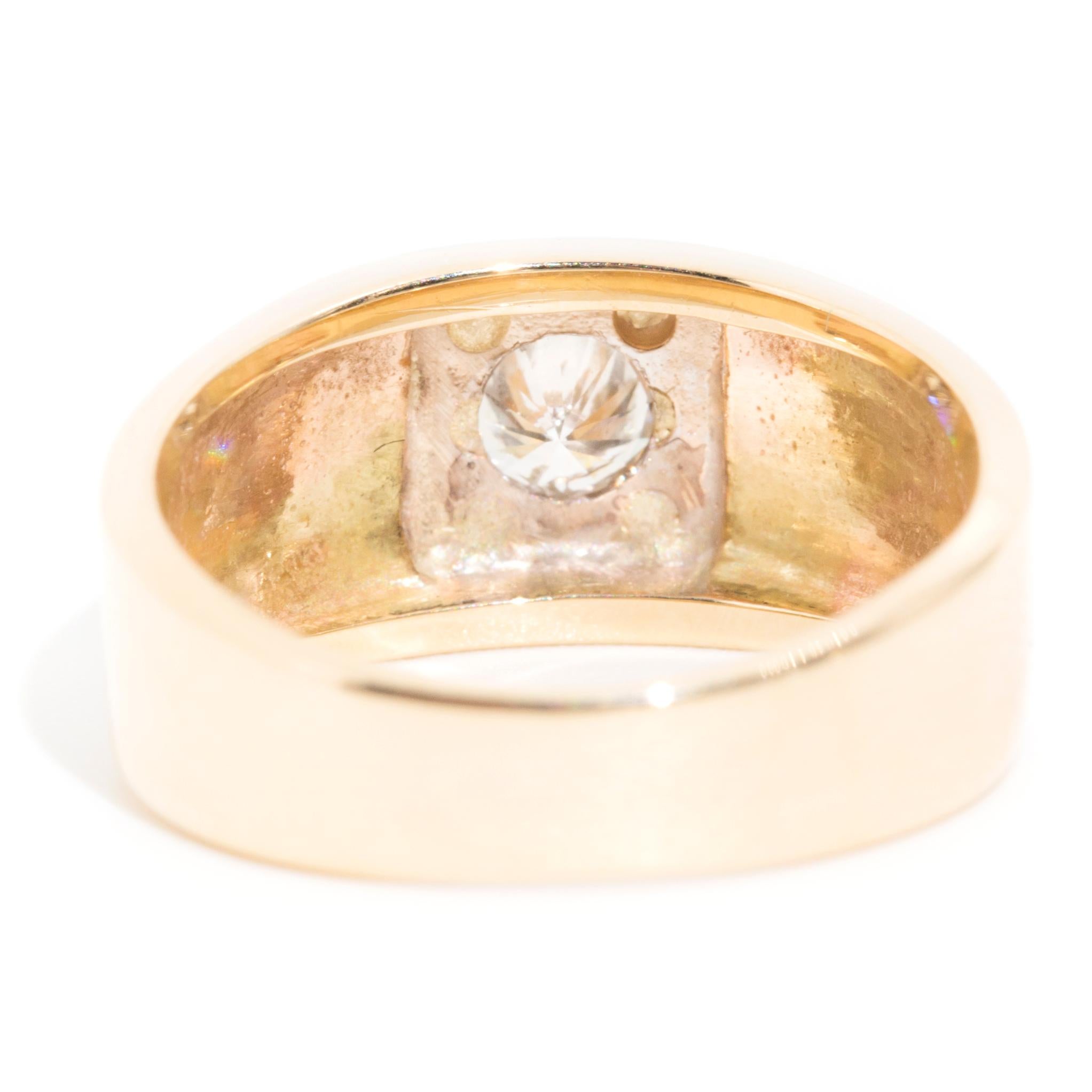 Round Brilliant Diamond Vintage Mens Vintage Signet Ring in 14 Carat Gold 2
