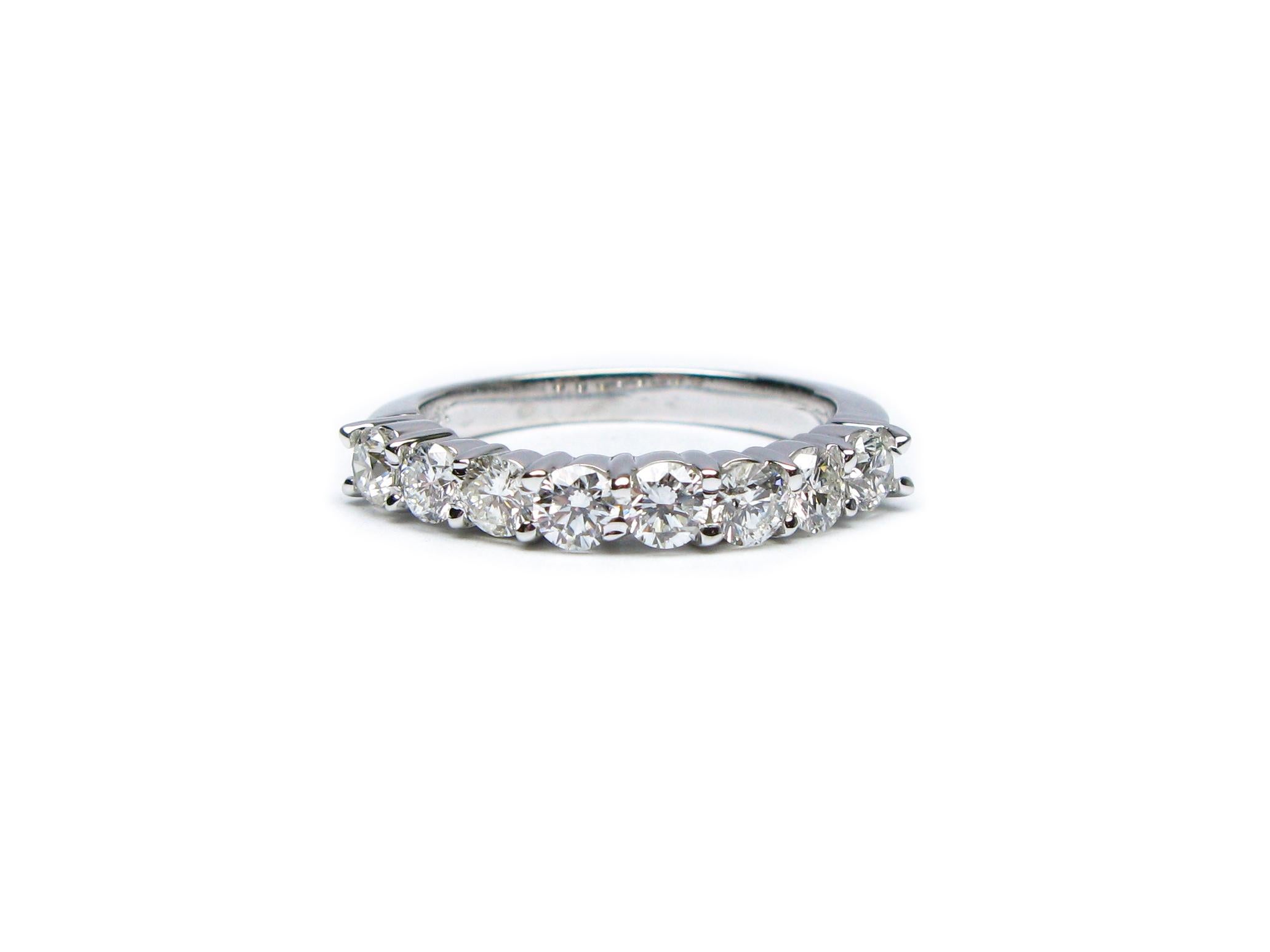 Runder Brillant-Diamant-Hochzeitsring (Rundschliff) im Angebot