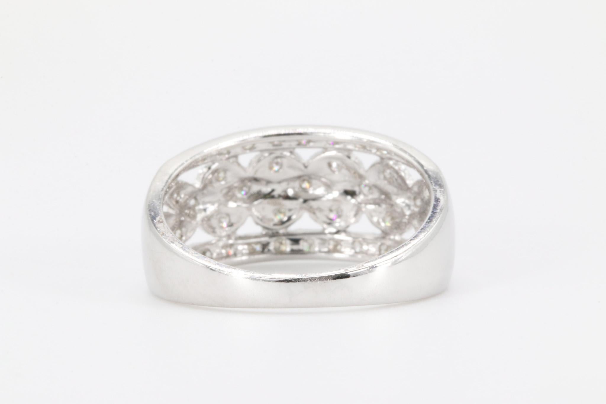 Taglio rotondo Diamanti tondi Brillianti in fascia d'oro bianco 14K in vendita