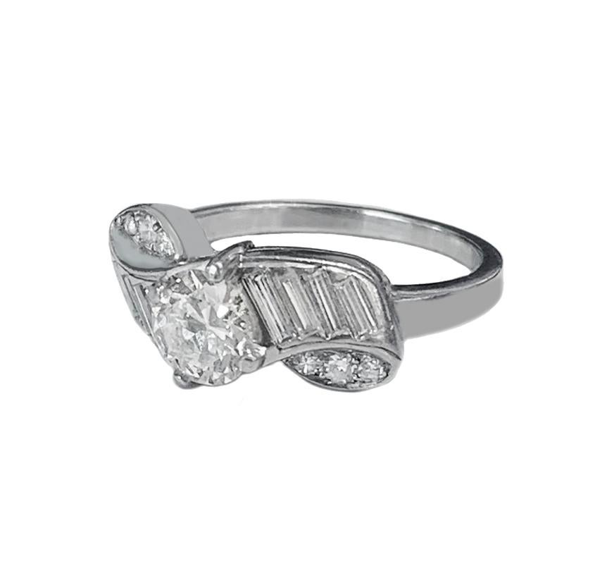 Women's Round Brilliant Engagement Ring in Platinum, Center 0.95ct For Sale