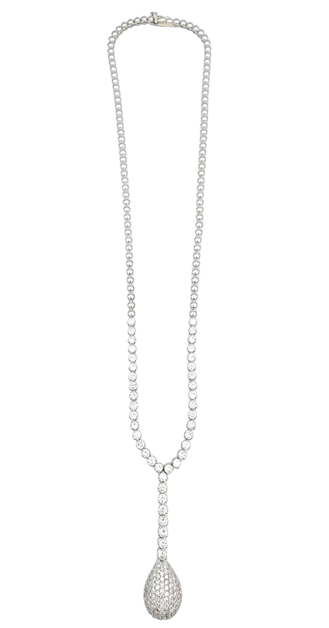 Contemporary Round Brilliant Pavé Diamond Teardrop Lariat Necklace in 18 Karat White Gold For Sale