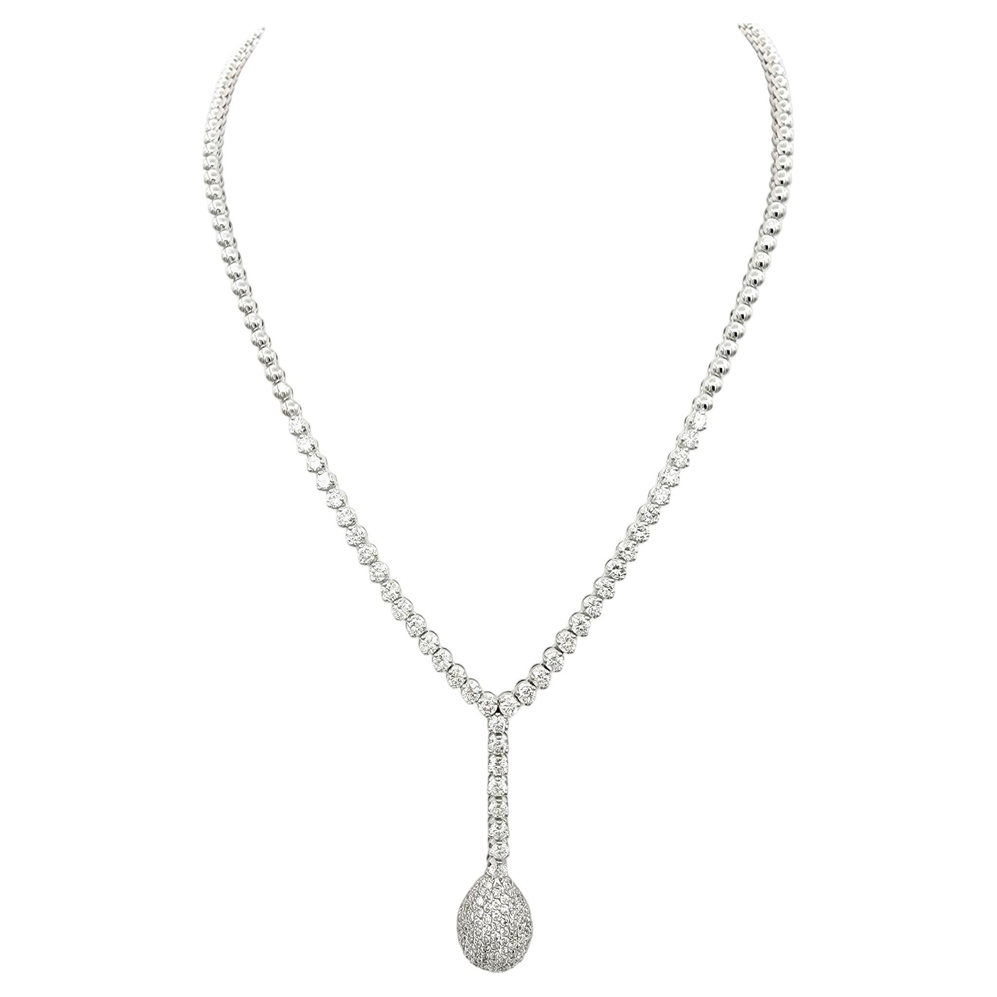 Round Brilliant Pavé Diamond Teardrop Lariat Necklace in 18 Karat White Gold For Sale