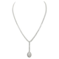 Round Brilliant Pavé Diamond Teardrop Lariat Necklace in 18 Karat White Gold