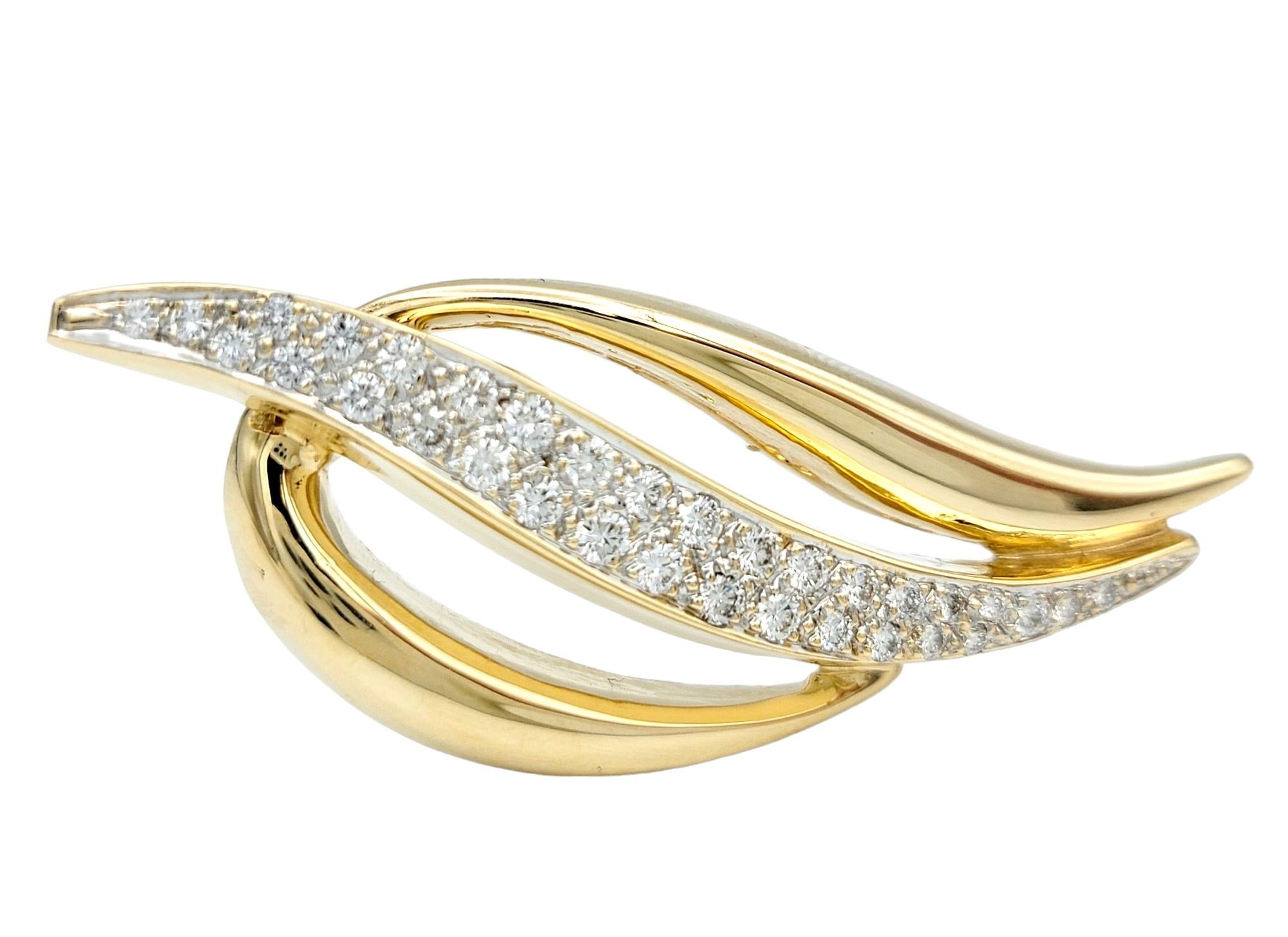 Contemporary Round Brilliant Pave Diamond Wave Design Brooch Set in 14 Karat Yellow Gold For Sale