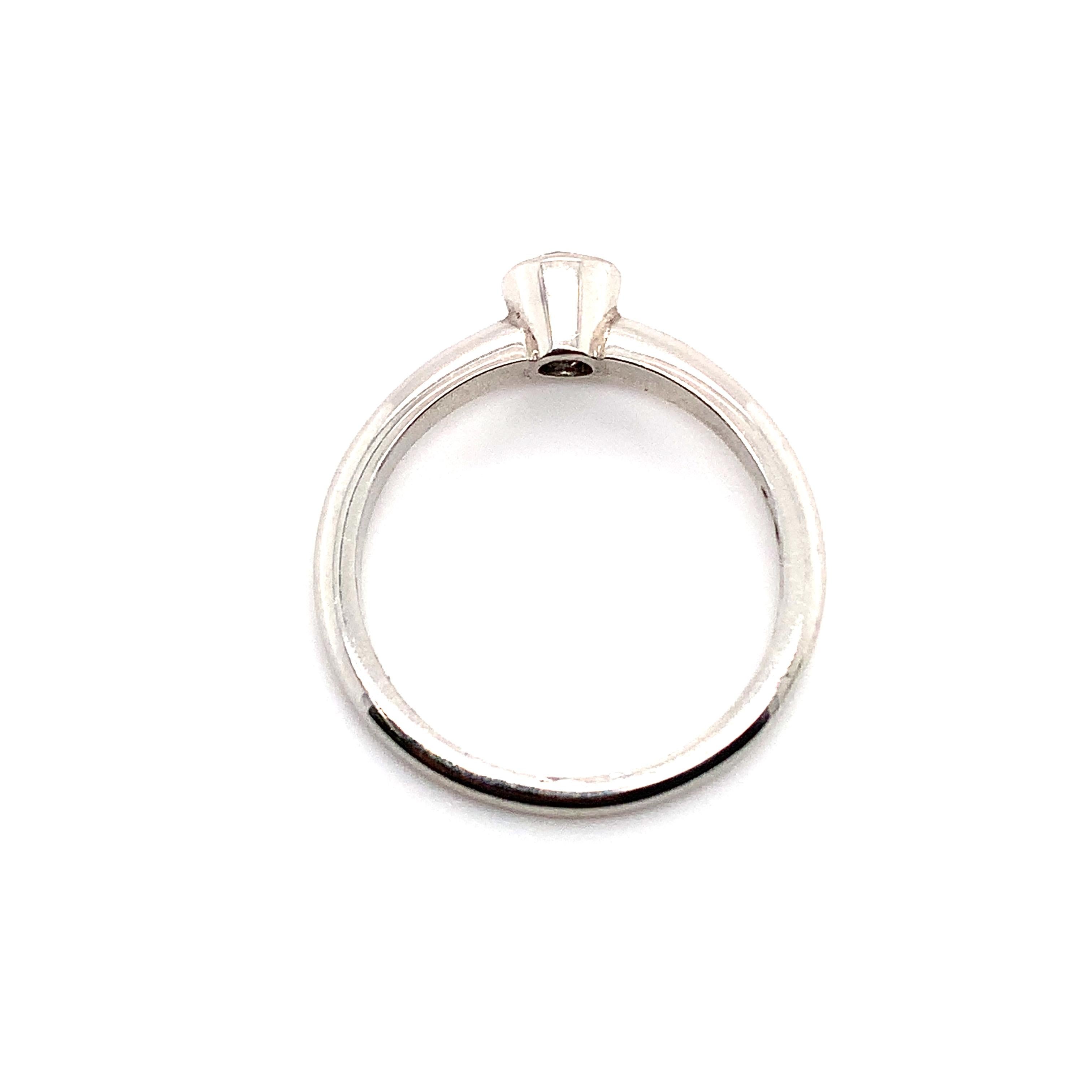 Runder Brillant-Solitär-Verlobungsring Lünette Platin im Zustand „Neu“ im Angebot in London, GB