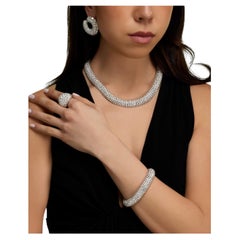 Round Brilliant Statement 18K Gold Elegant Sparkle Modern Classic