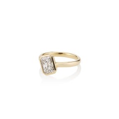 Round Brilliant Statement Brilliant White Gold Pure Sophistication Diamond Ring