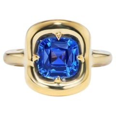 Round Brilliant Statement Royal Blue Sapphire 14K White Gold Elegant Sparkle