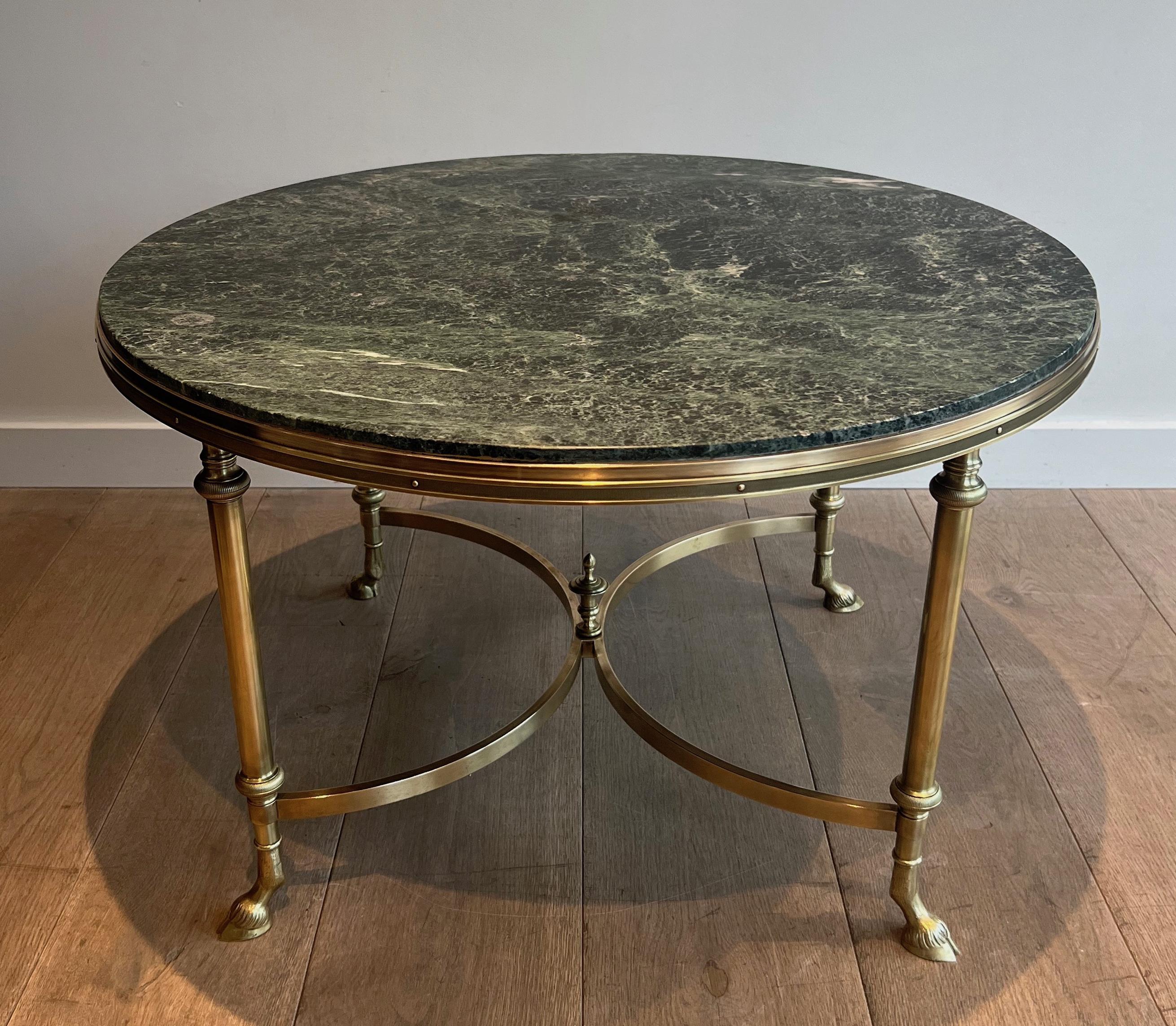 Table basse ronde en bronze et laiton avec plateau en marbre de Maison Jansen 5