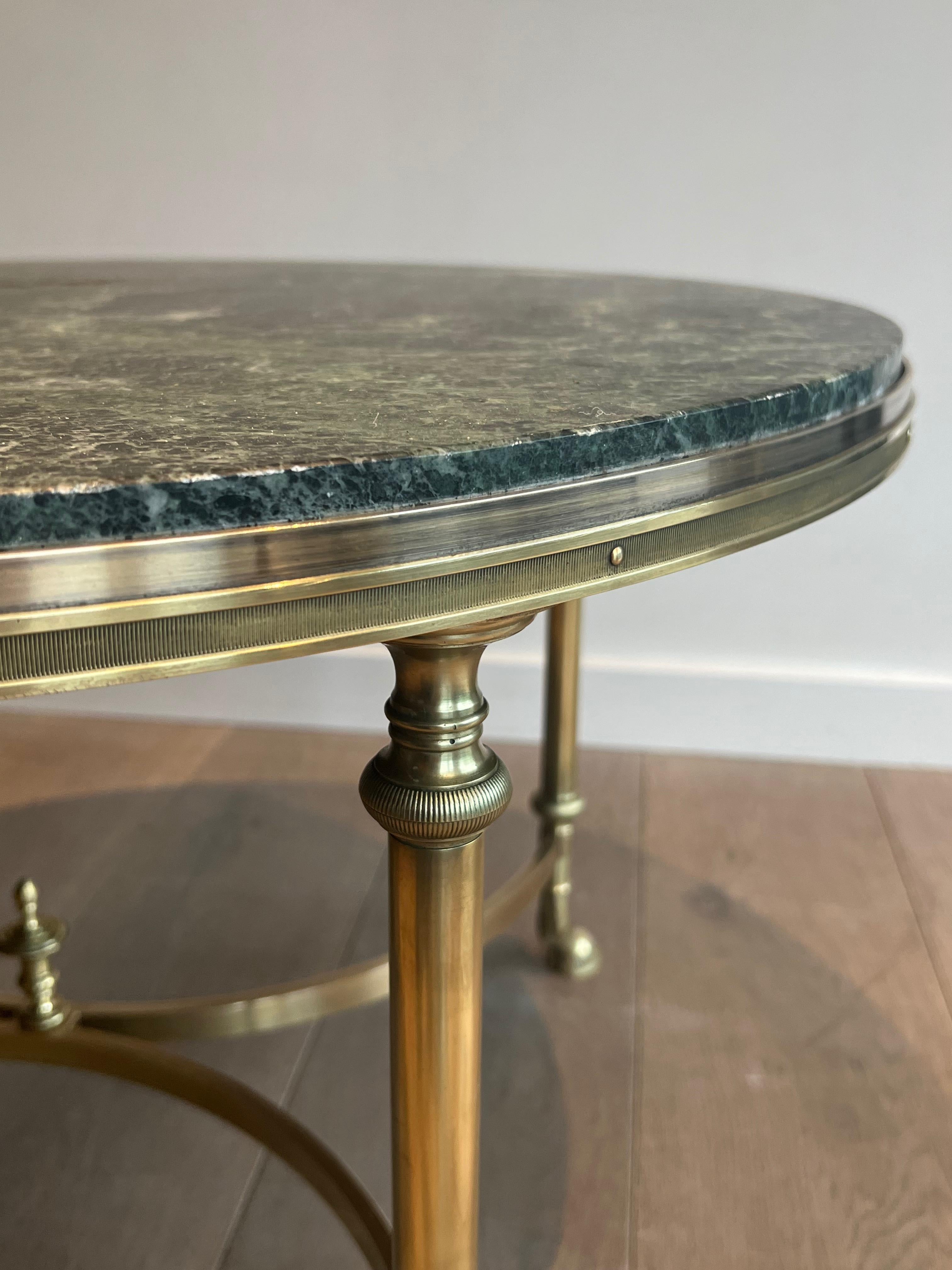 Table basse ronde en bronze et laiton avec plateau en marbre de Maison Jansen 7