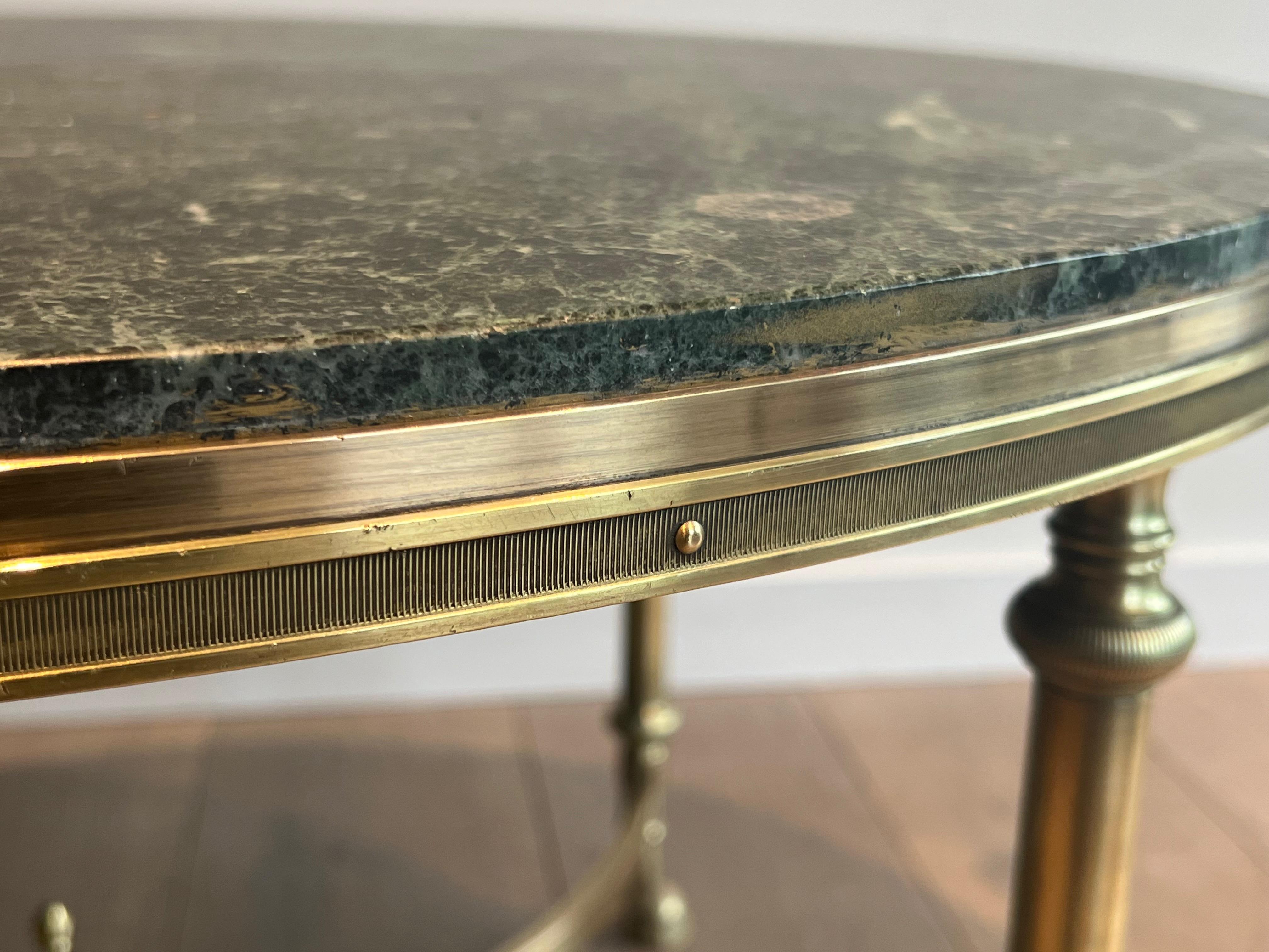 Table basse ronde en bronze et laiton avec plateau en marbre de Maison Jansen 9
