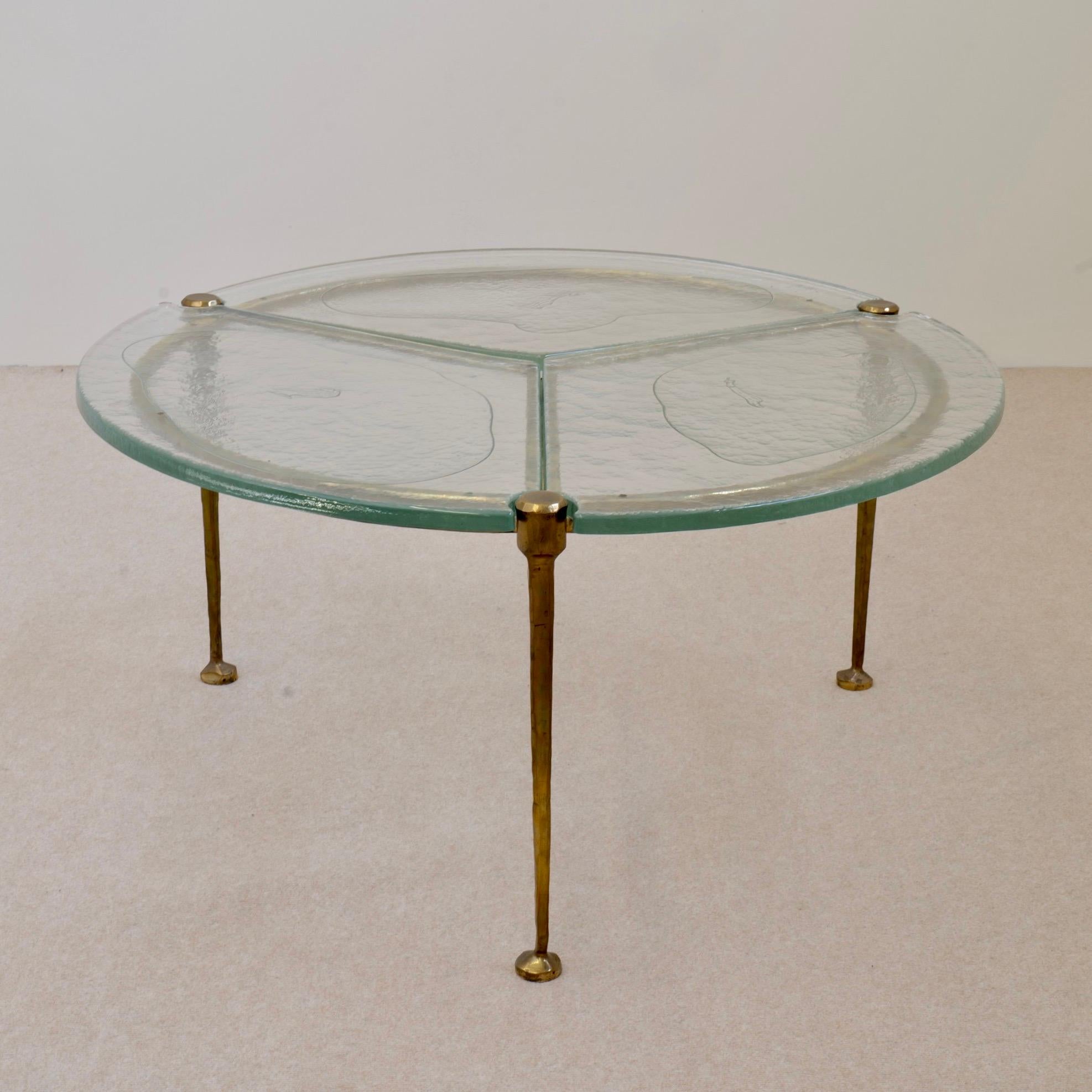 Forgé Table basse ronde en verre bronze de Lothar Klute en vente