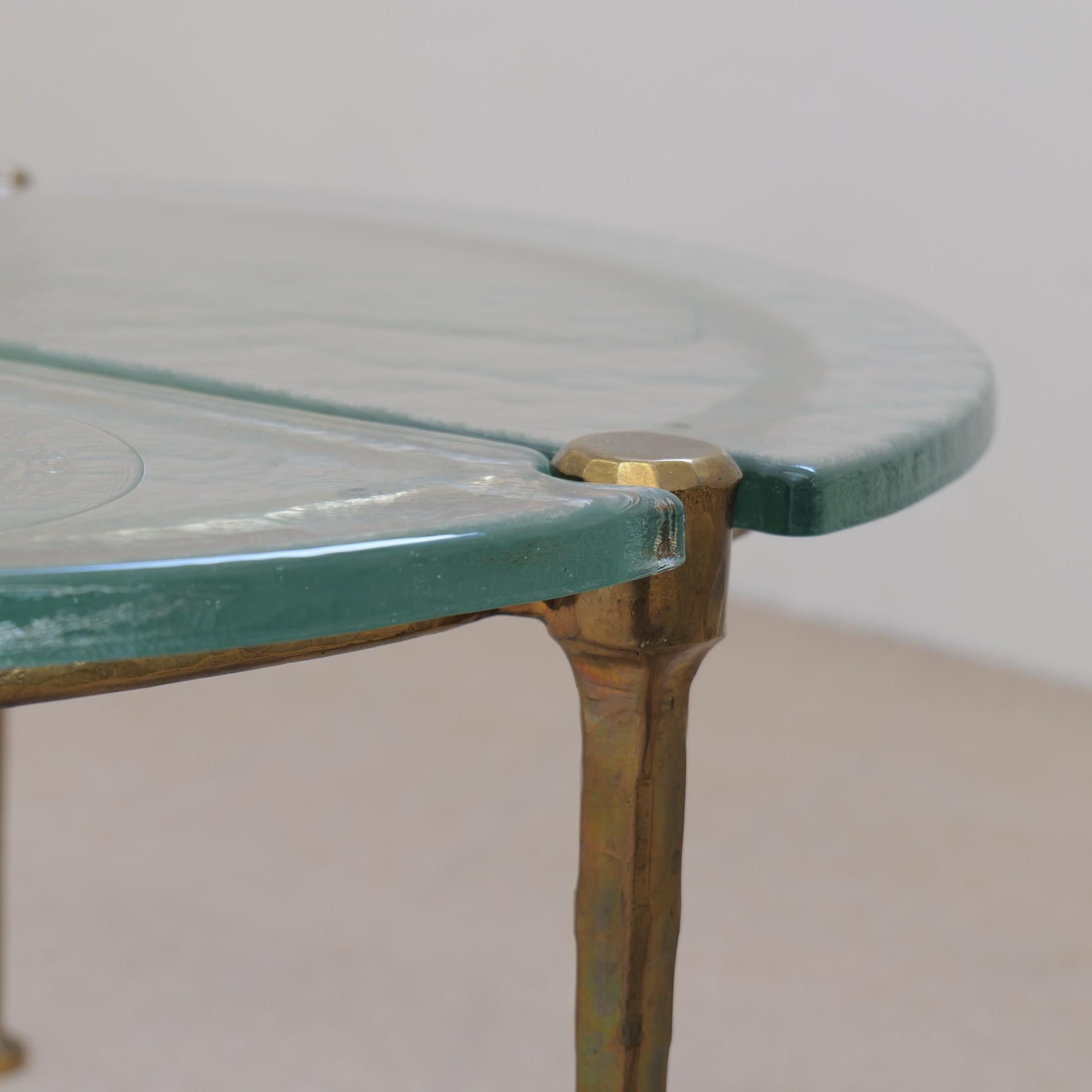 Table basse ronde en verre bronze de Lothar Klute en vente 1