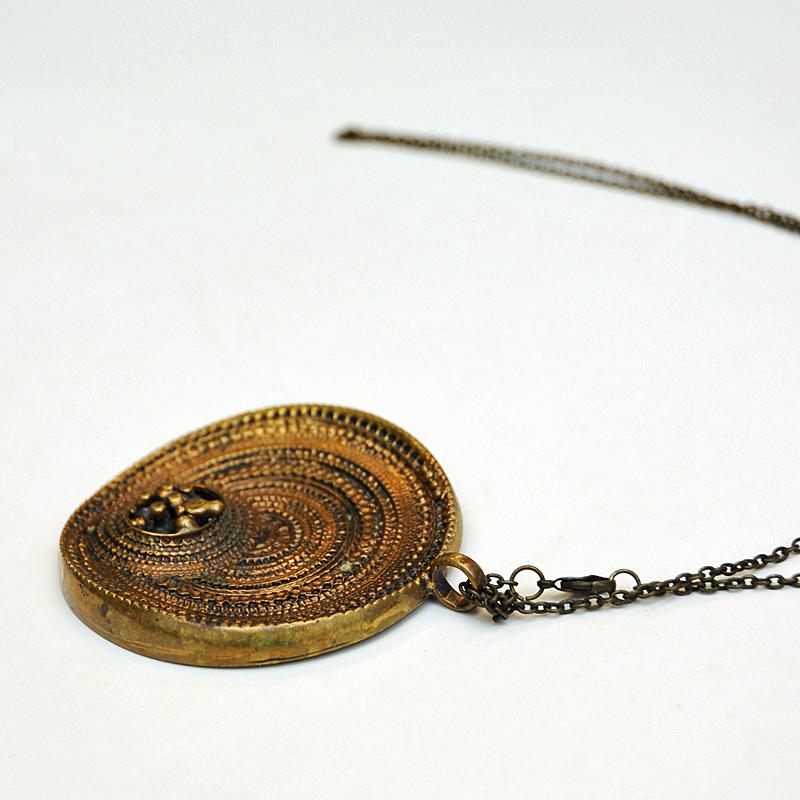 Mid-Century Modern Round Bronze Pendant Necklace Chick by Jorma Laine for Turun Hopea Finland 1970s