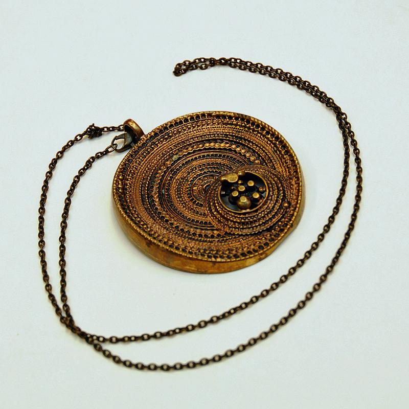 Round Bronze Pendant Necklace Chick by Jorma Laine for Turun Hopea Finland 1970s In Good Condition In Stockholm, SE