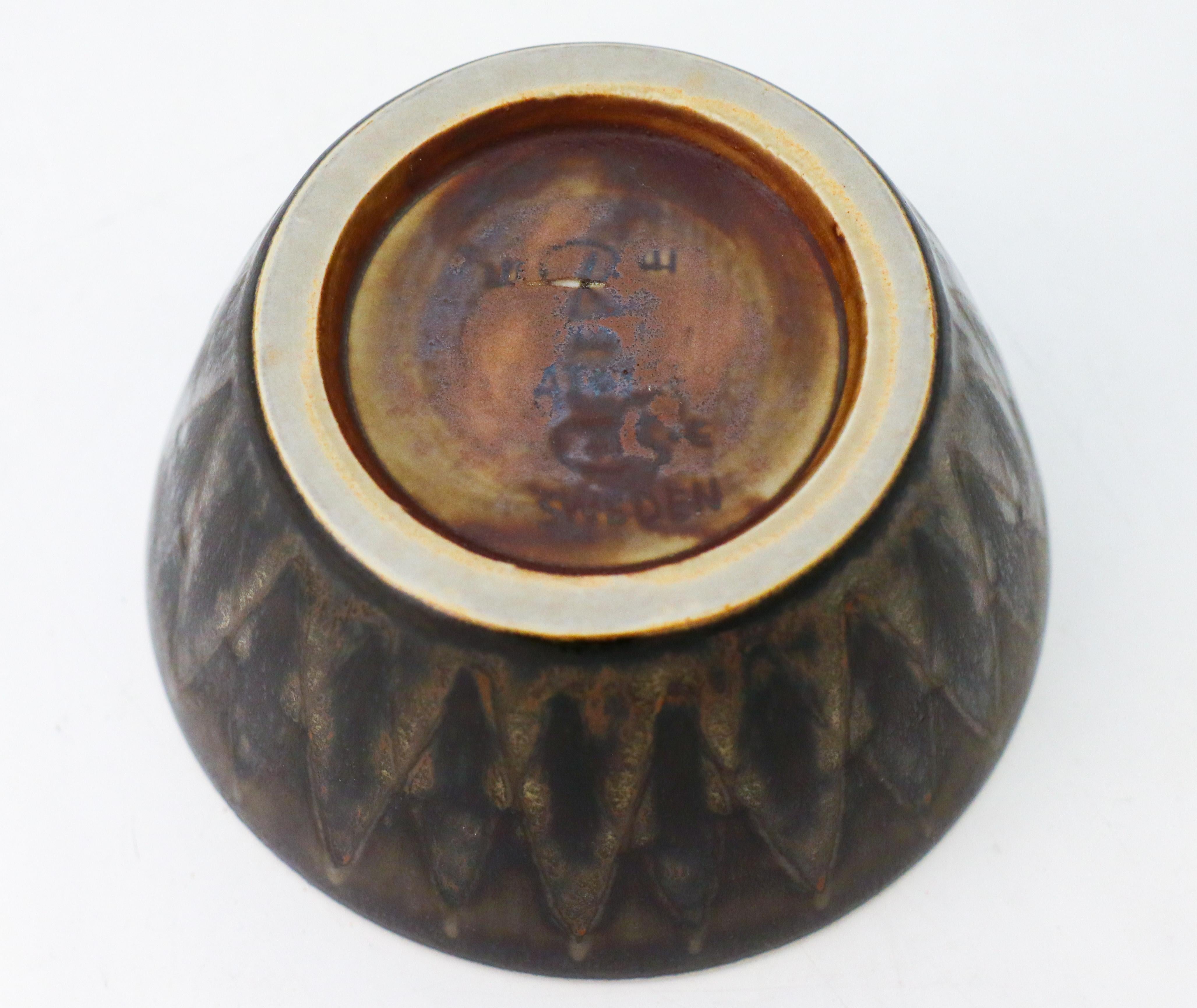 Round Brown & Bowl - Carl-Harry Stålhane - Rörstrand Atelier - Mid-20th Century In Excellent Condition For Sale In Stockholm, SE