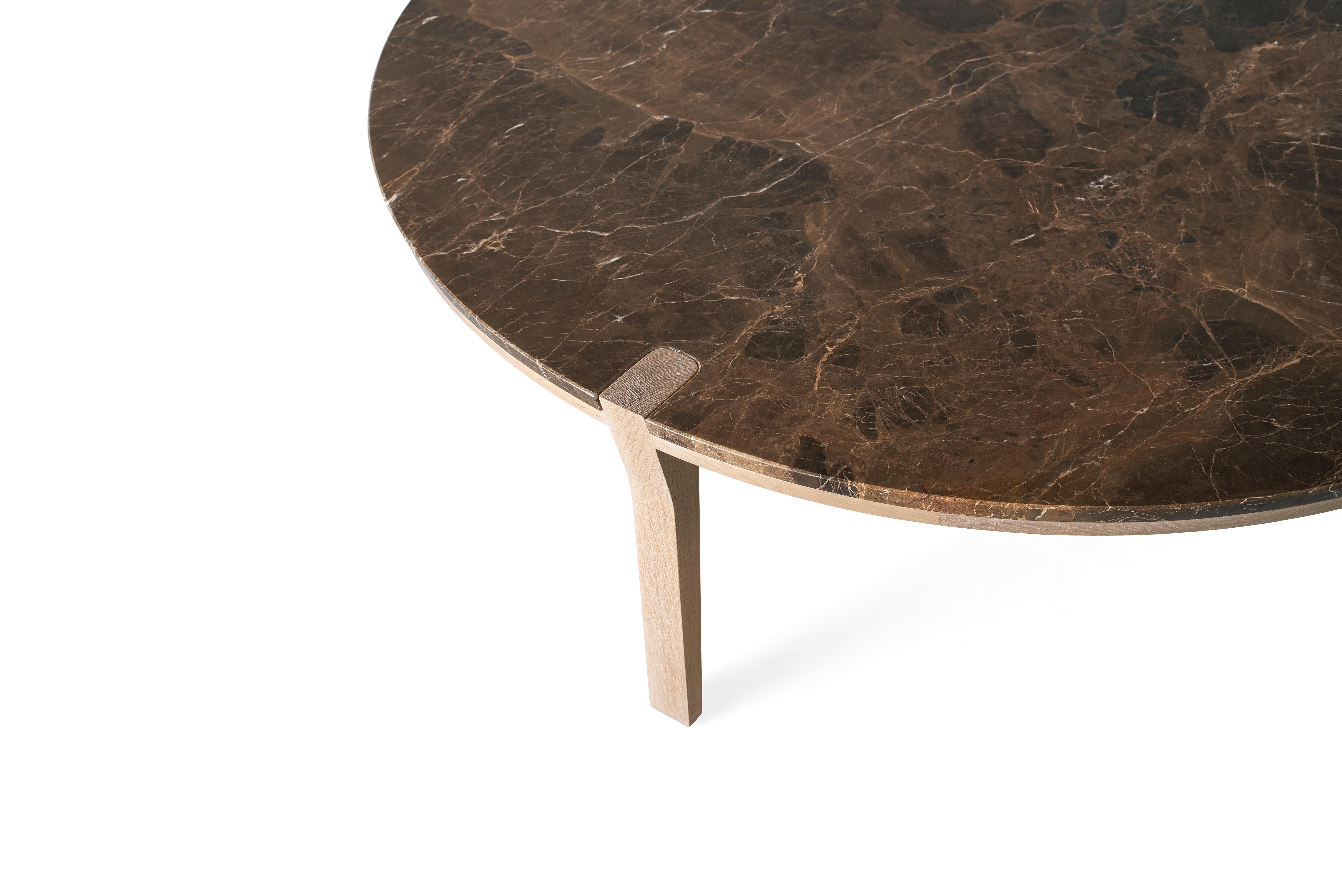 Round Brown Marble Walnut Center Coffee Table In New Condition For Sale In Paris, FR
