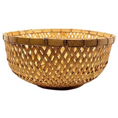Round Brown Woven Wicker or Rattan Bamboo Fruit or Bread Basket