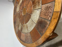 Table basse ronde en céramique brutaliste