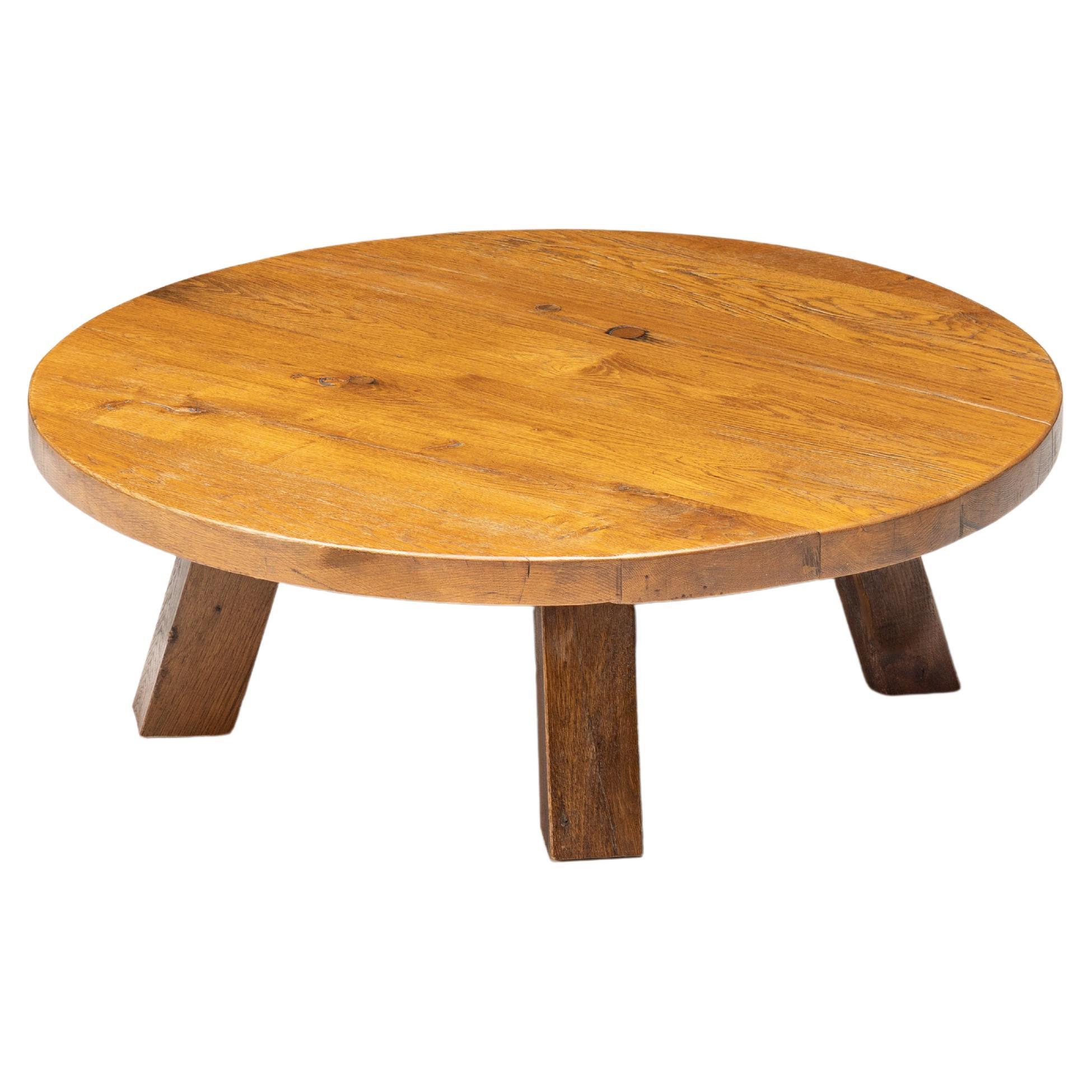 Table basse ronde brutaliste, France, années 1950 en vente