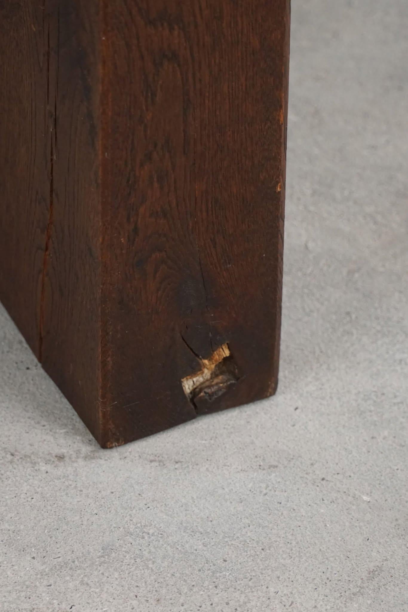 Runder brutalistischer Couchtisch aus Eiche und Schiefer, Französisch Mid-Century Modern, 1970er Jahre im Angebot 7